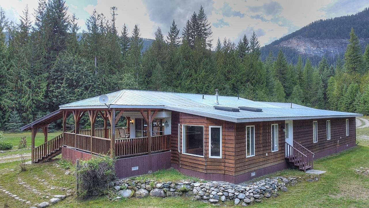 12633 HIGHWAY 31, cooper creek, British Columbia