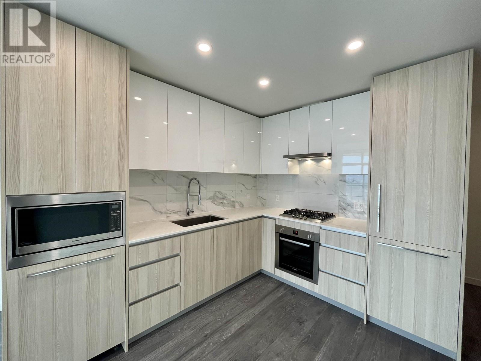 1703 5333 Goring Street, Burnaby, British Columbia  V5B 0B6 - Photo 3 - R2813149