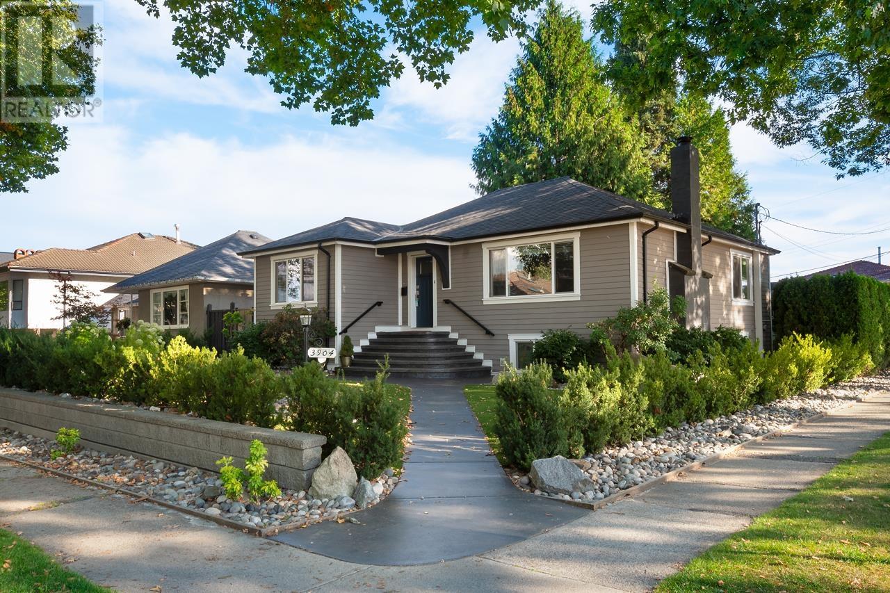 3904 Triumph Street, Burnaby, British Columbia  V5C 1Y8 - Photo 3 - R2813704