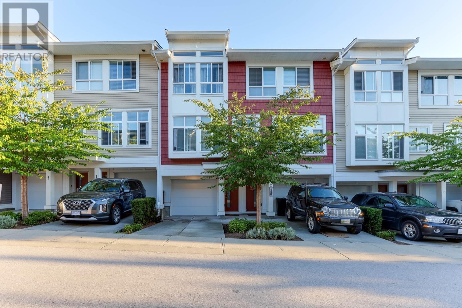 10 24108 104 Avenue, Maple Ridge, British Columbia  V2W 0J5 - Photo 2 - R2812745