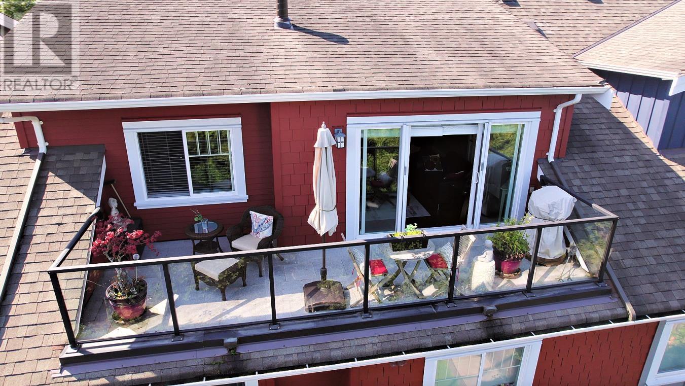 302 6471 Princess Lane, Richmond, British Columbia  V7E 6R7 - Photo 2 - R2812488
