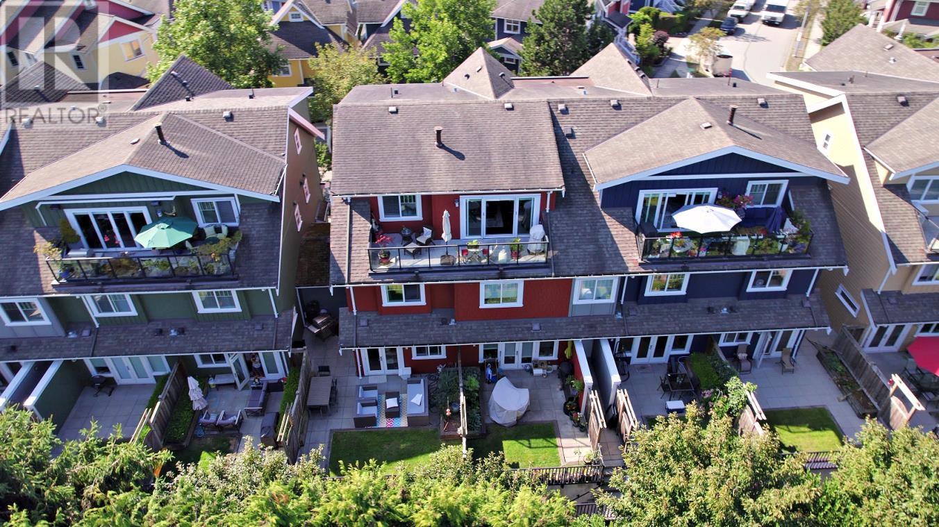 302 6471 PRINCESS LANE, richmond, British Columbia
