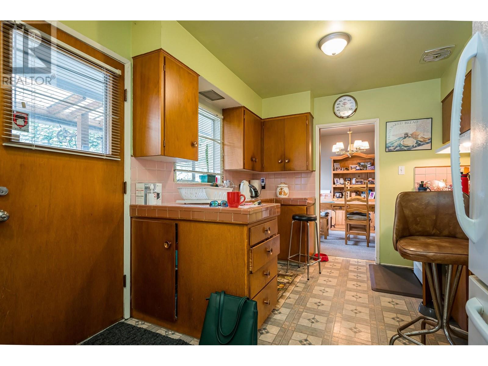 2234 Hawthorne Avenue, Port Coquitlam, British Columbia  V3C 1W6 - Photo 11 - R2812986