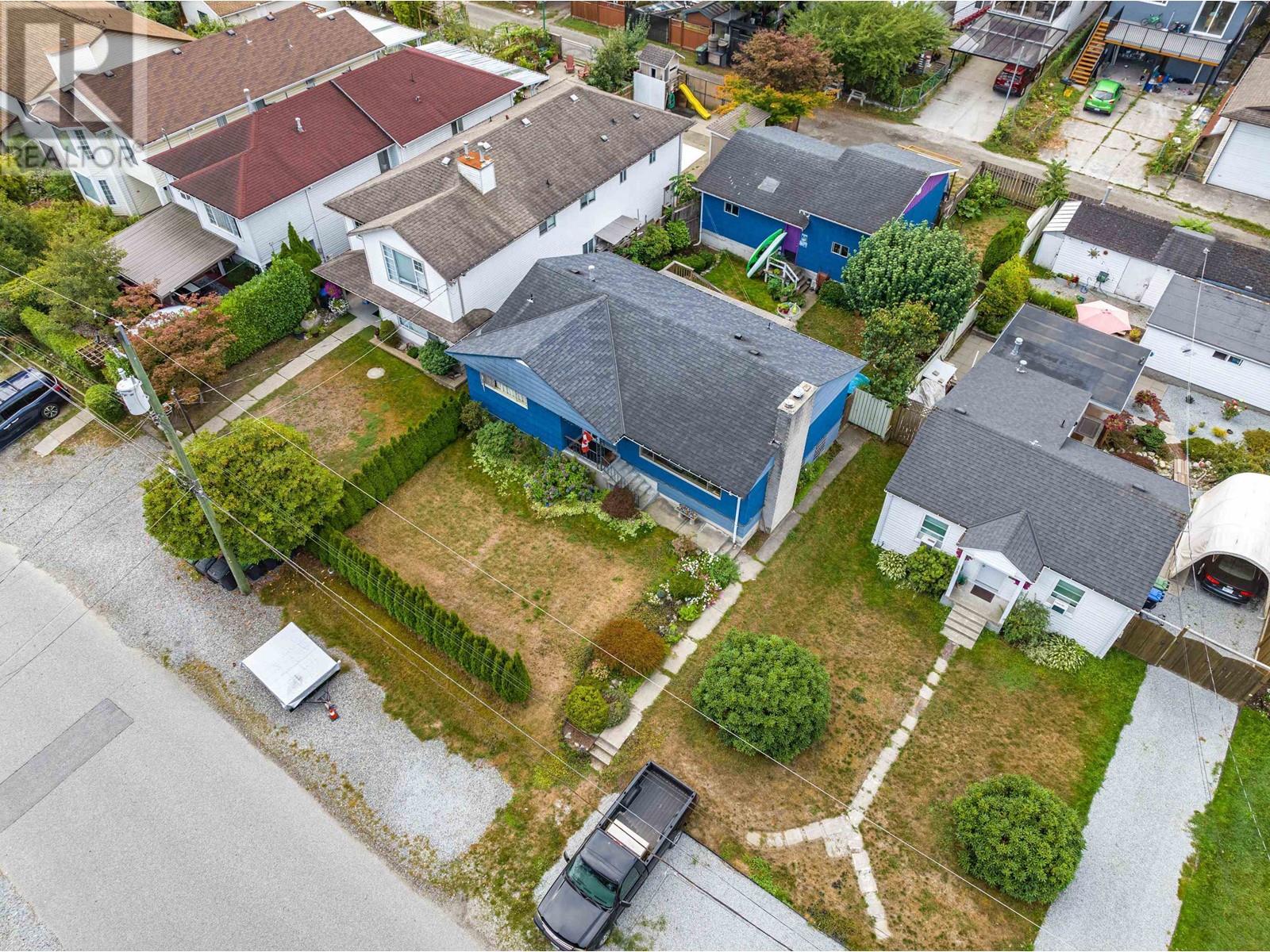 2234 Hawthorne Avenue, Port Coquitlam, British Columbia  V3C 1W6 - Photo 2 - R2812986