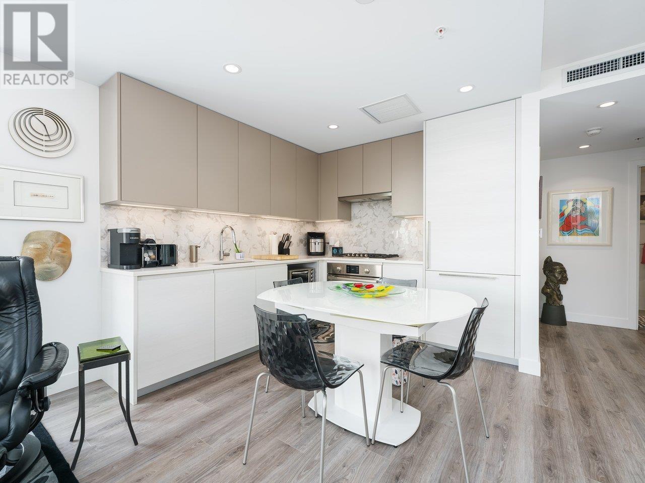 806 8181 Chester Street, Vancouver, British Columbia  V5X 0J9 - Photo 4 - R2812179