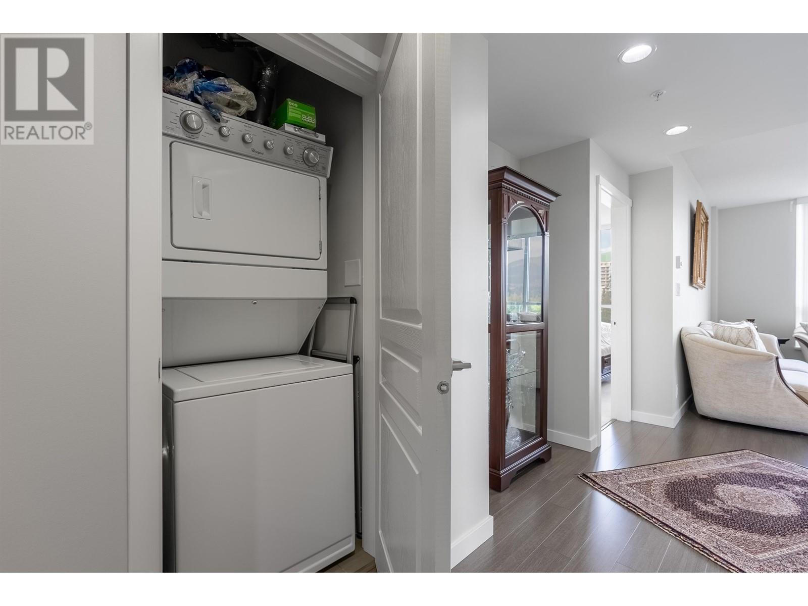 901 3093 Windsor Gate, Coquitlam, British Columbia  V3B 0N2 - Photo 6 - R2813765