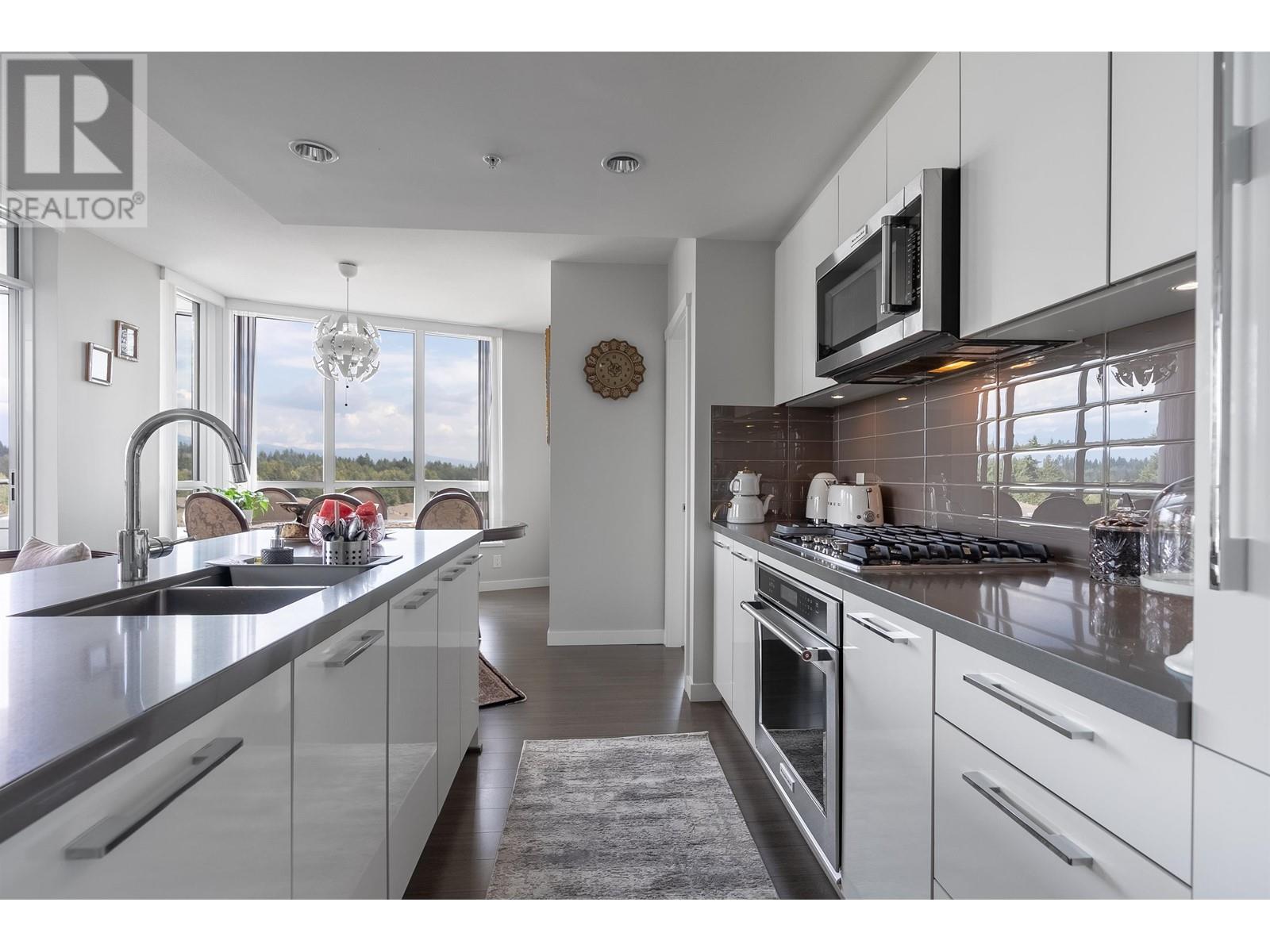 901 3093 Windsor Gate, Coquitlam, British Columbia  V3B 0N2 - Photo 12 - R2813765