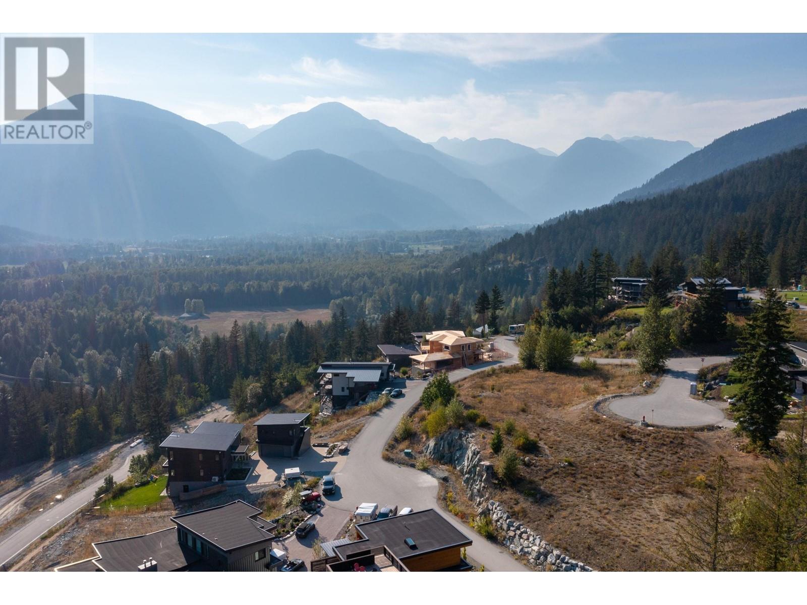 1602 Sisqa Peak Drive, Pemberton, British Columbia  V0N 2L1 - Photo 11 - R2813943