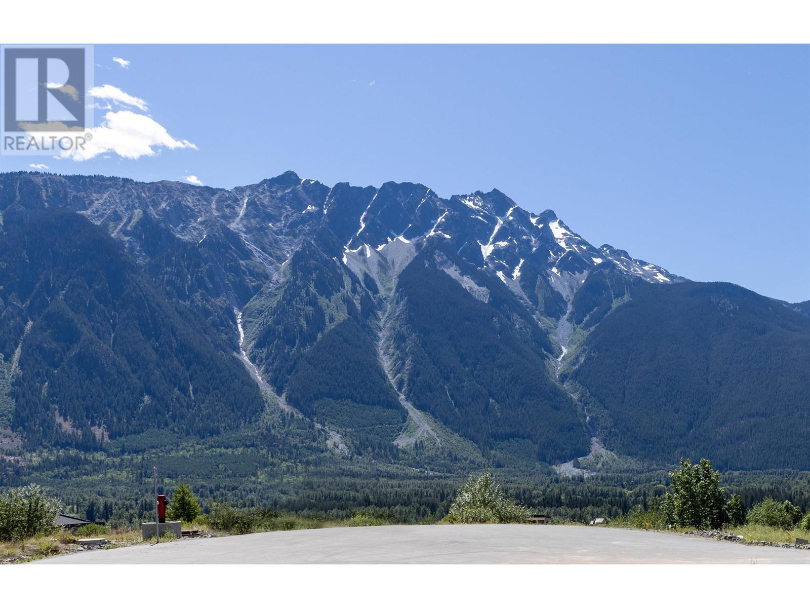 1602 Sisqa Peak Drive, Pemberton, British Columbia  V0N 2L1 - Photo 12 - R2813943