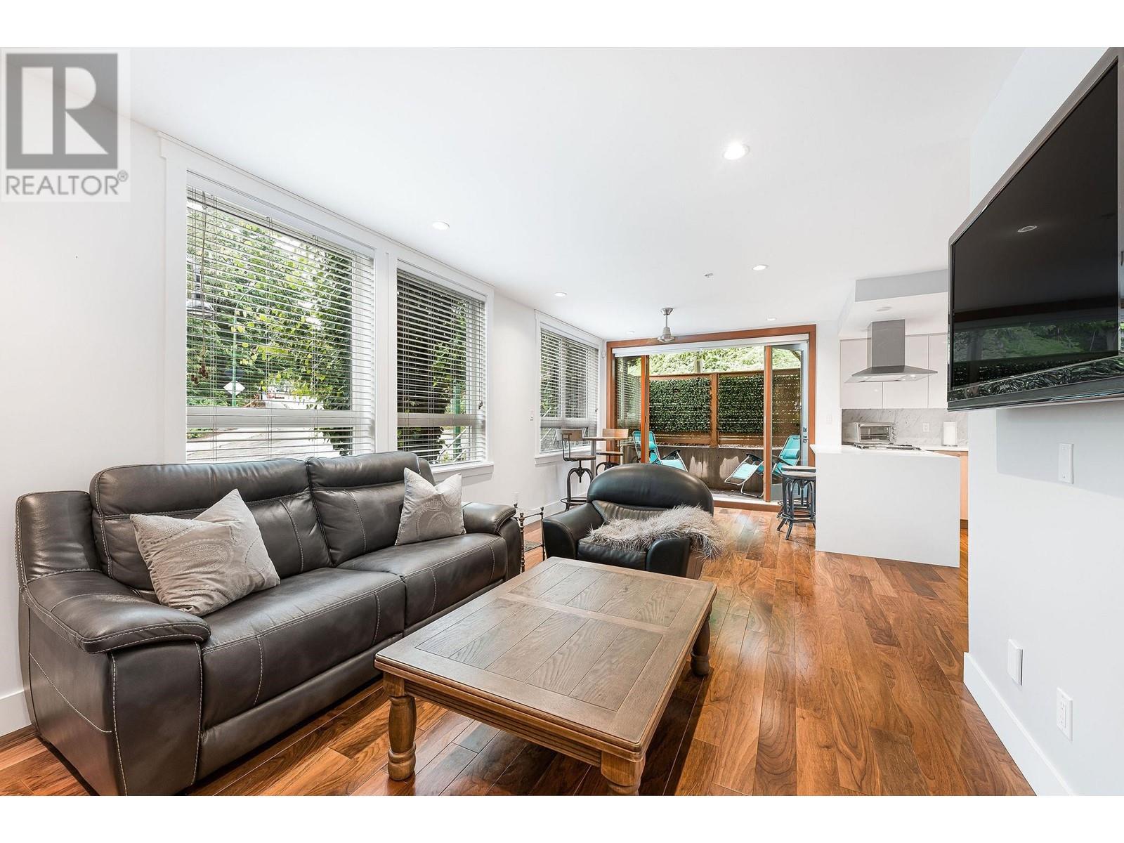 101 2200 CALEDONIA AVENUE, north vancouver, British Columbia