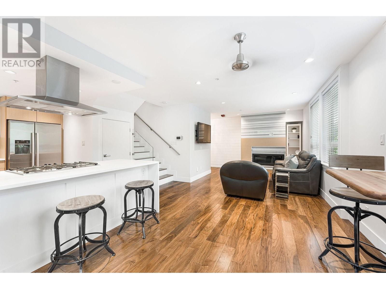 101 2200 Caledonia Avenue, North Vancouver, British Columbia  V7G 1T9 - Photo 10 - R2813924