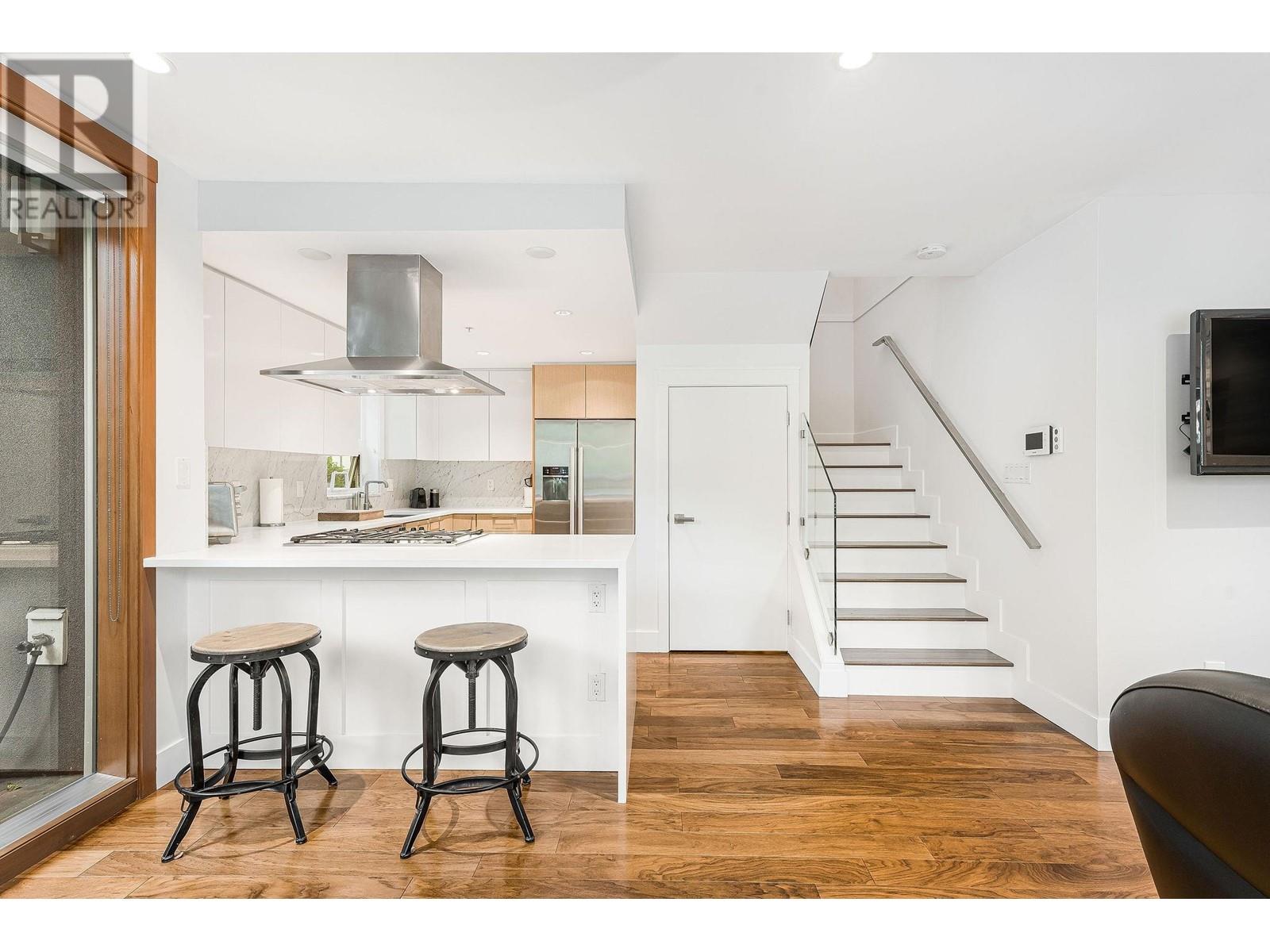 101 2200 Caledonia Avenue, North Vancouver, British Columbia  V7G 1T9 - Photo 11 - R2813924