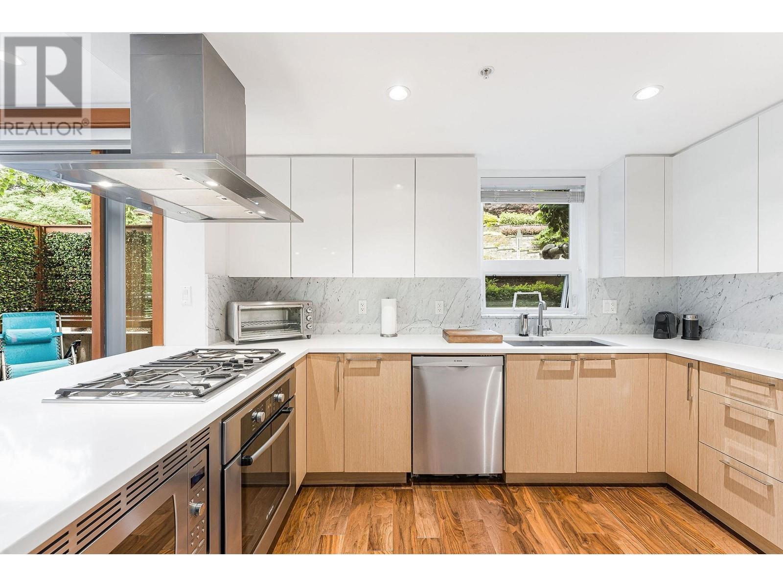 101 2200 Caledonia Avenue, North Vancouver, British Columbia  V7G 1T9 - Photo 7 - R2813924