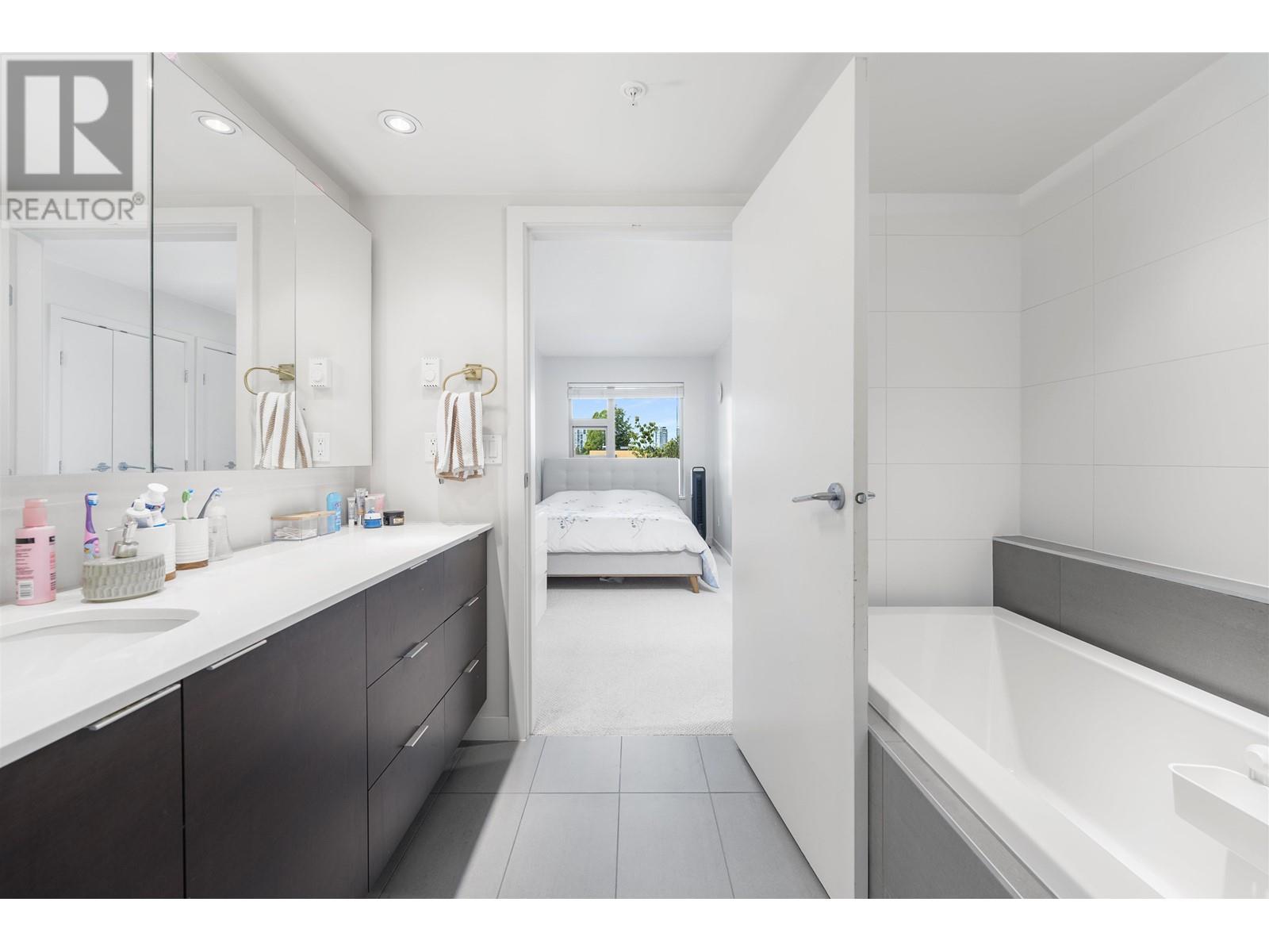 406 1677 Lloyd Avenue, Vancouver, British Columbia  V7P 0B1 - Photo 20 - R2814013