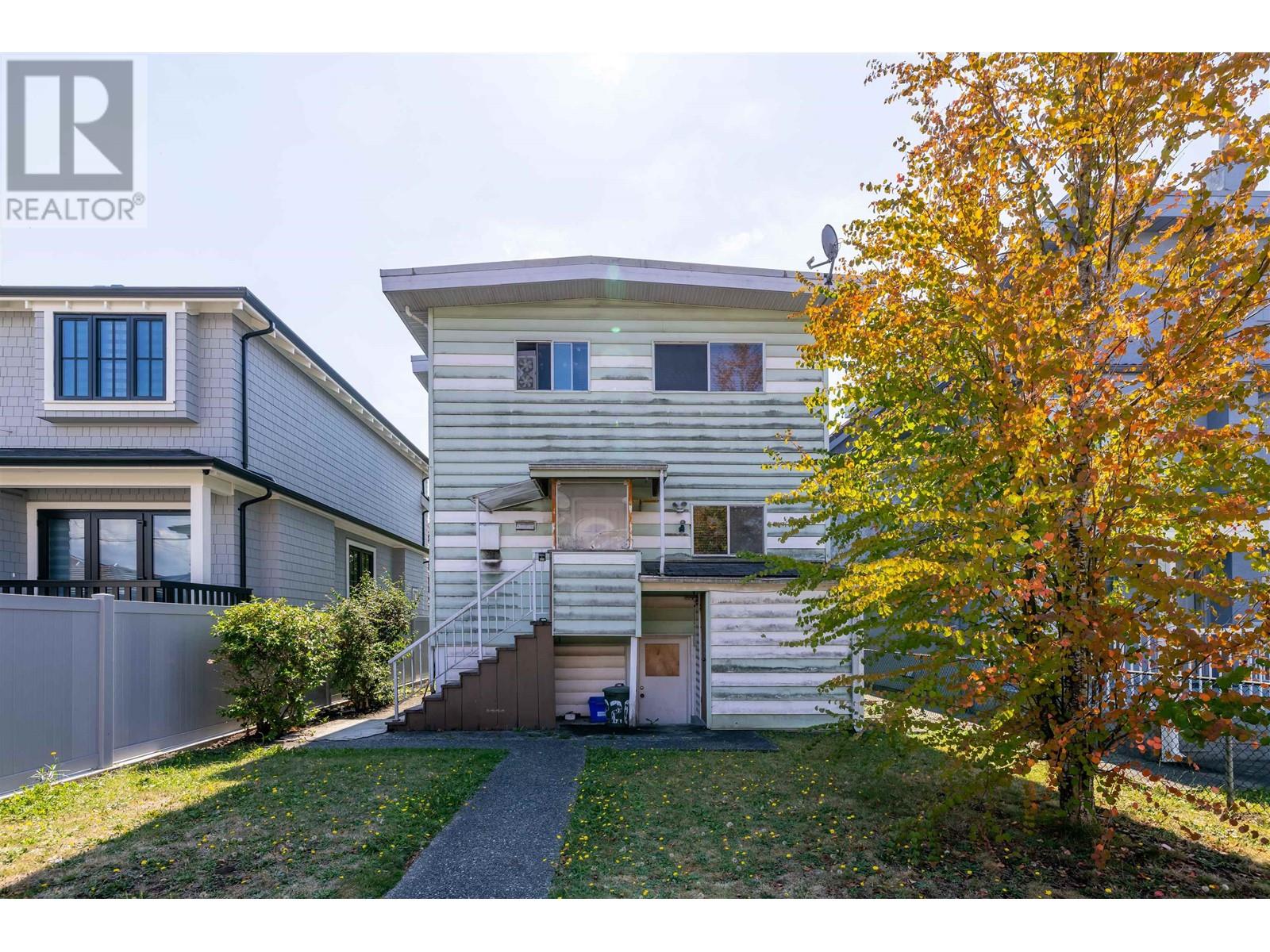 Listing Picture 6 of 16 : 2205 NEWPORT AVENUE, Vancouver / 溫哥華 - 魯藝地產 Yvonne Lu Group - MLS Medallion Club Member