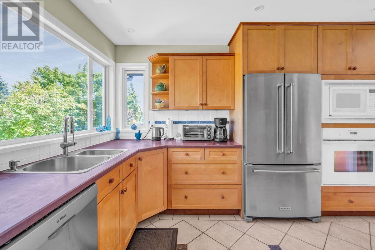 602 Waterloo Drive, Port Moody, British Columbia  V3H 3K5 - Photo 13 - R2814037