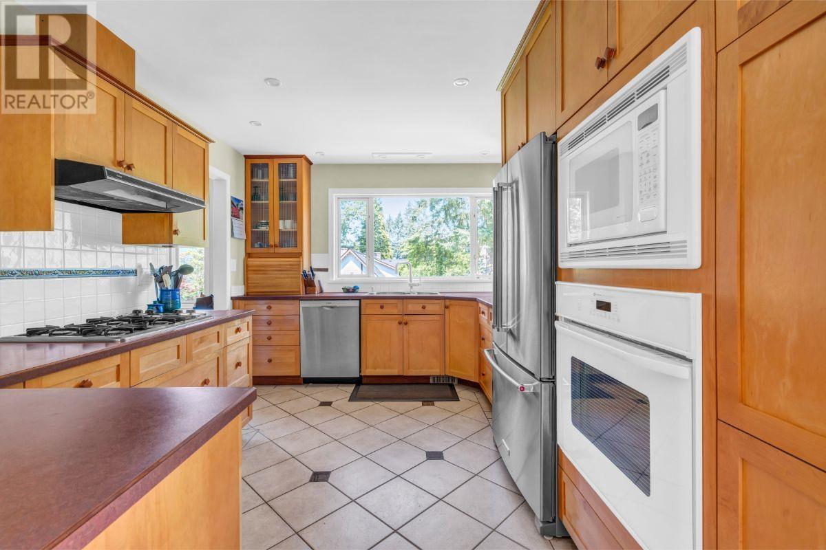 602 Waterloo Drive, Port Moody, British Columbia  V3H 3K5 - Photo 14 - R2814037