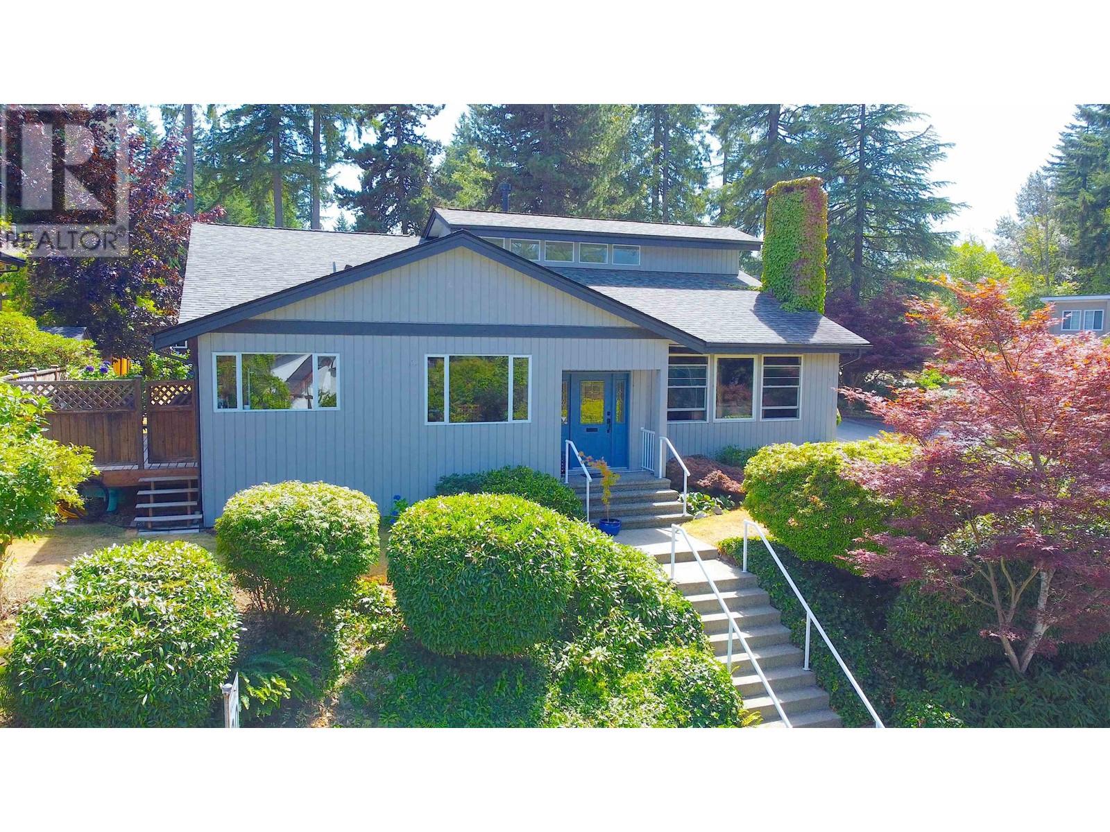 602 Waterloo Drive, Port Moody, British Columbia  V3H 3K5 - Photo 2 - R2814037