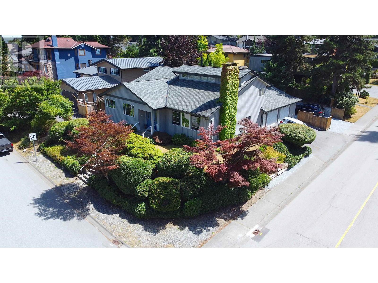 602 Waterloo Drive, Port Moody, British Columbia  V3H 3K5 - Photo 3 - R2814037