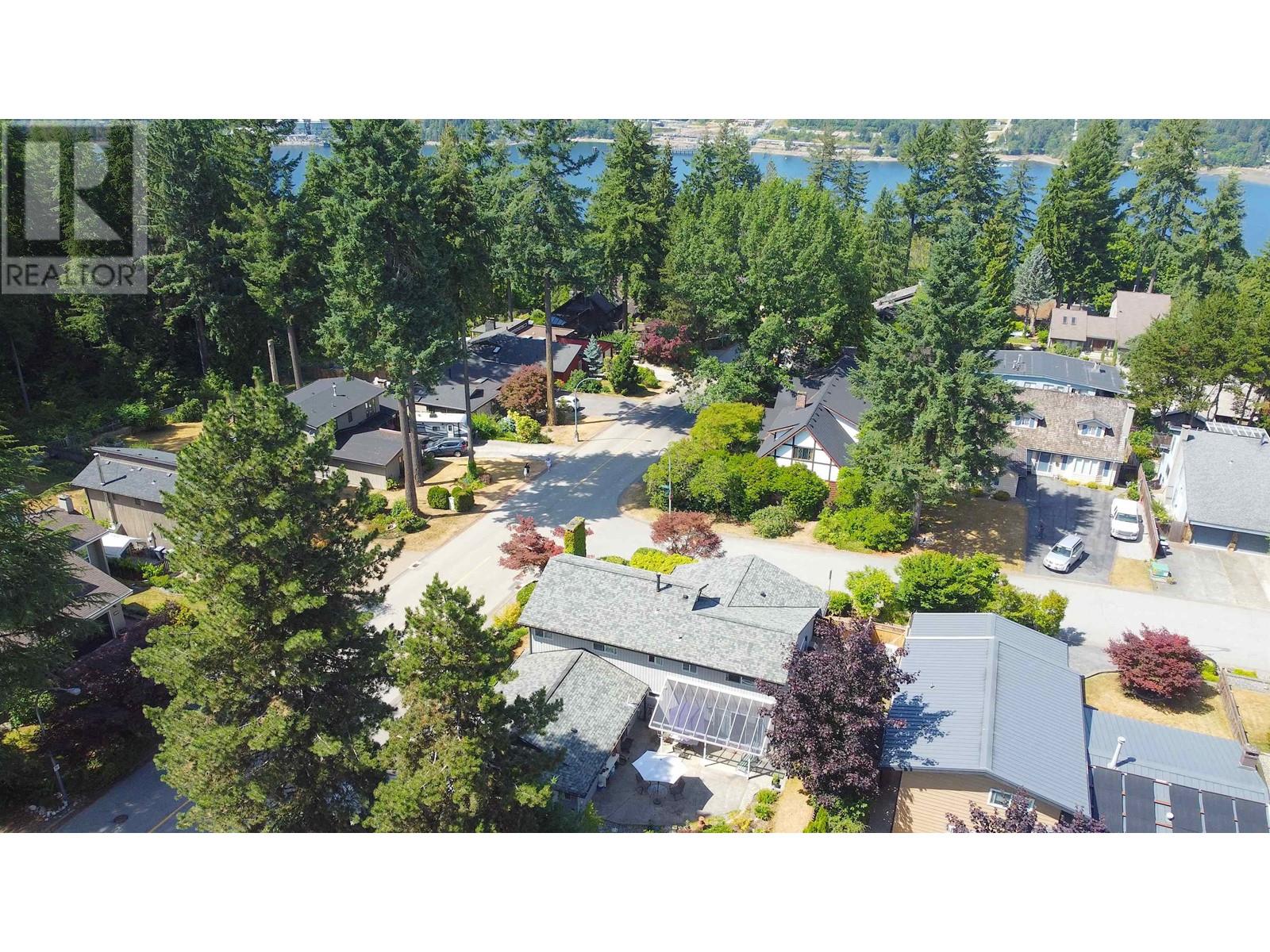 602 Waterloo Drive, Port Moody, British Columbia  V3H 3K5 - Photo 37 - R2814037