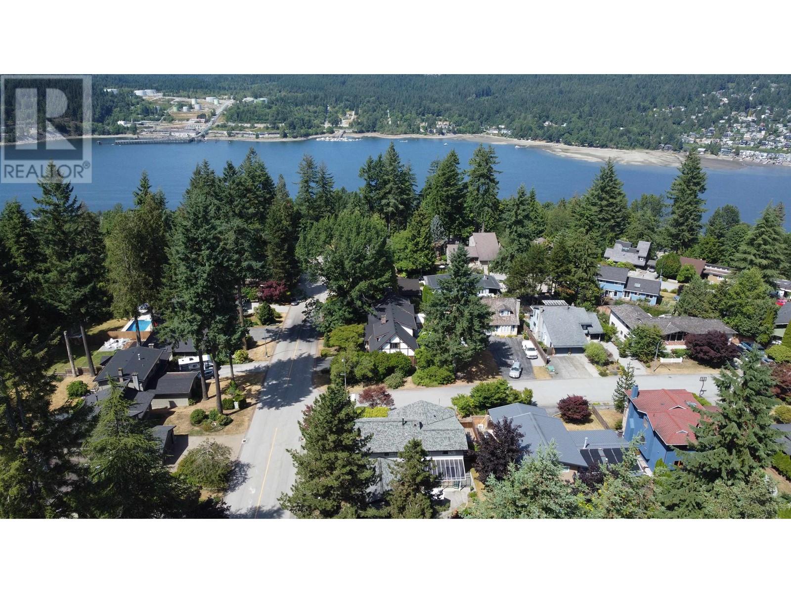 602 Waterloo Drive, Port Moody, British Columbia  V3H 3K5 - Photo 4 - R2814037