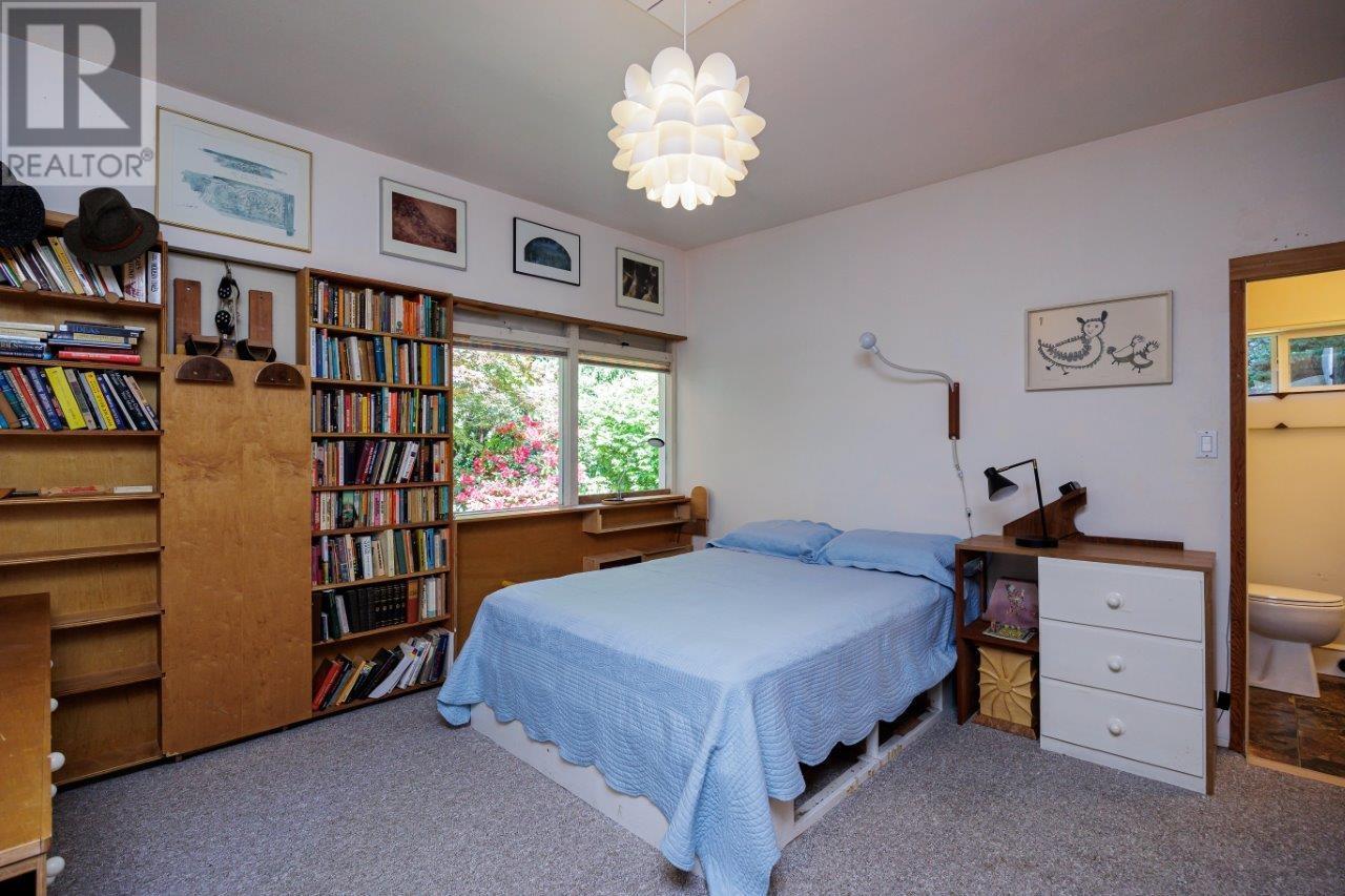 6040 Marine Drive, West Vancouver, British Columbia  V7W 2S3 - Photo 11 - R2814043