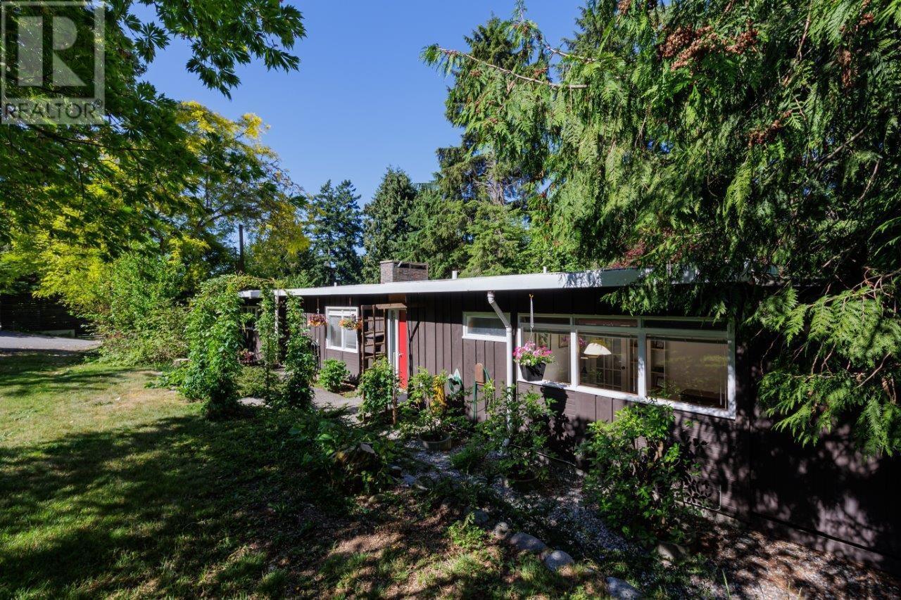 6040 Marine Drive, West Vancouver, British Columbia  V7W 2S3 - Photo 18 - R2814043