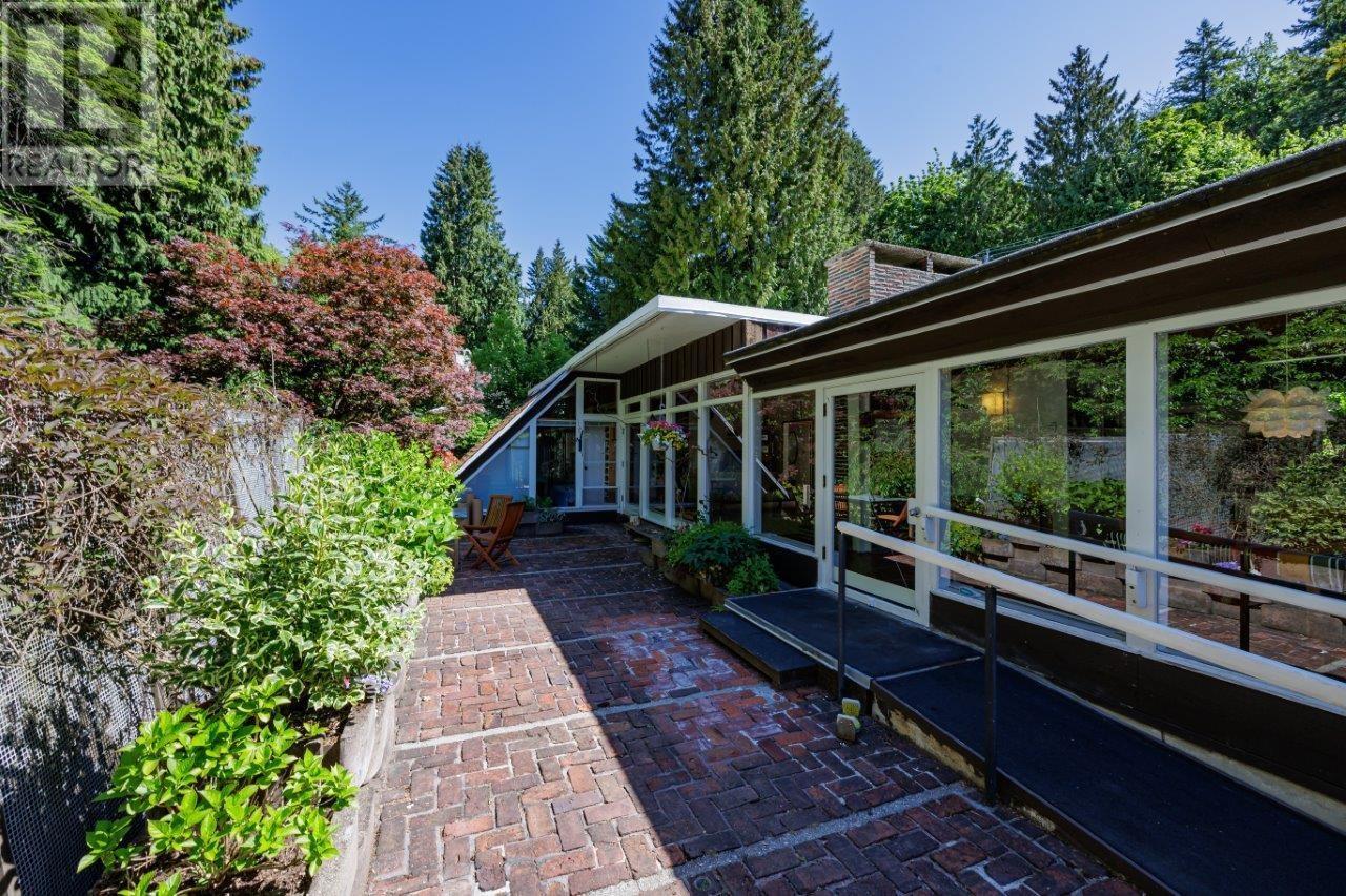 6040 Marine Drive, West Vancouver, British Columbia  V7W 2S3 - Photo 19 - R2814043
