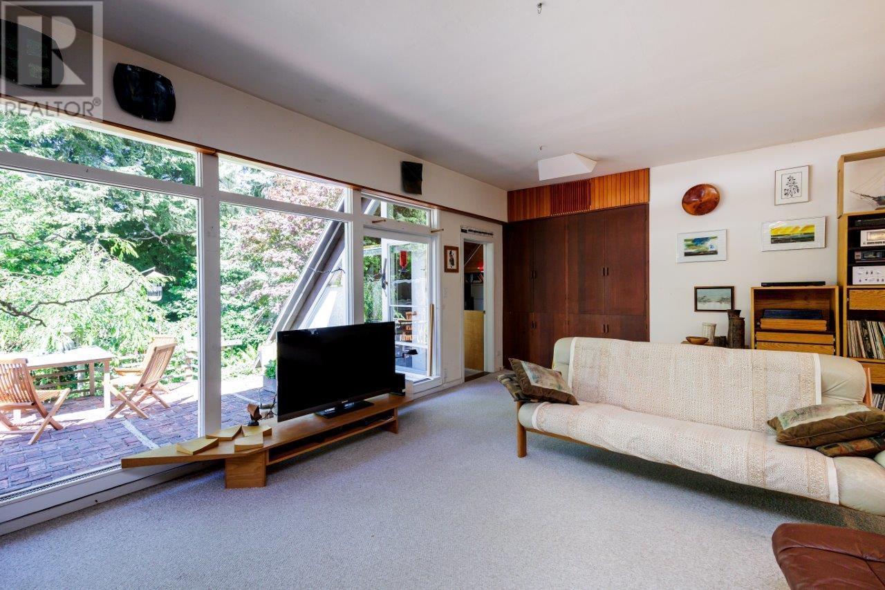 6040 Marine Drive, West Vancouver, British Columbia  V7W 2S3 - Photo 4 - R2814043