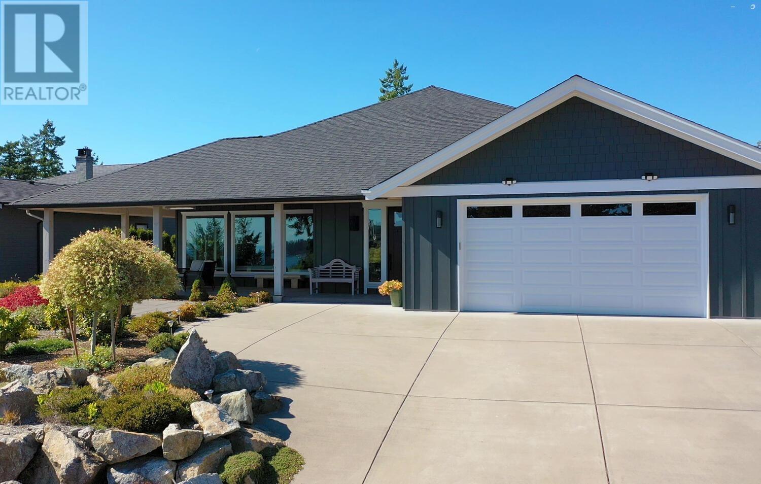 5484 Hydaway Place, Halfmoon Bay, British Columbia  V7Z 1B4 - Photo 2 - R2814057