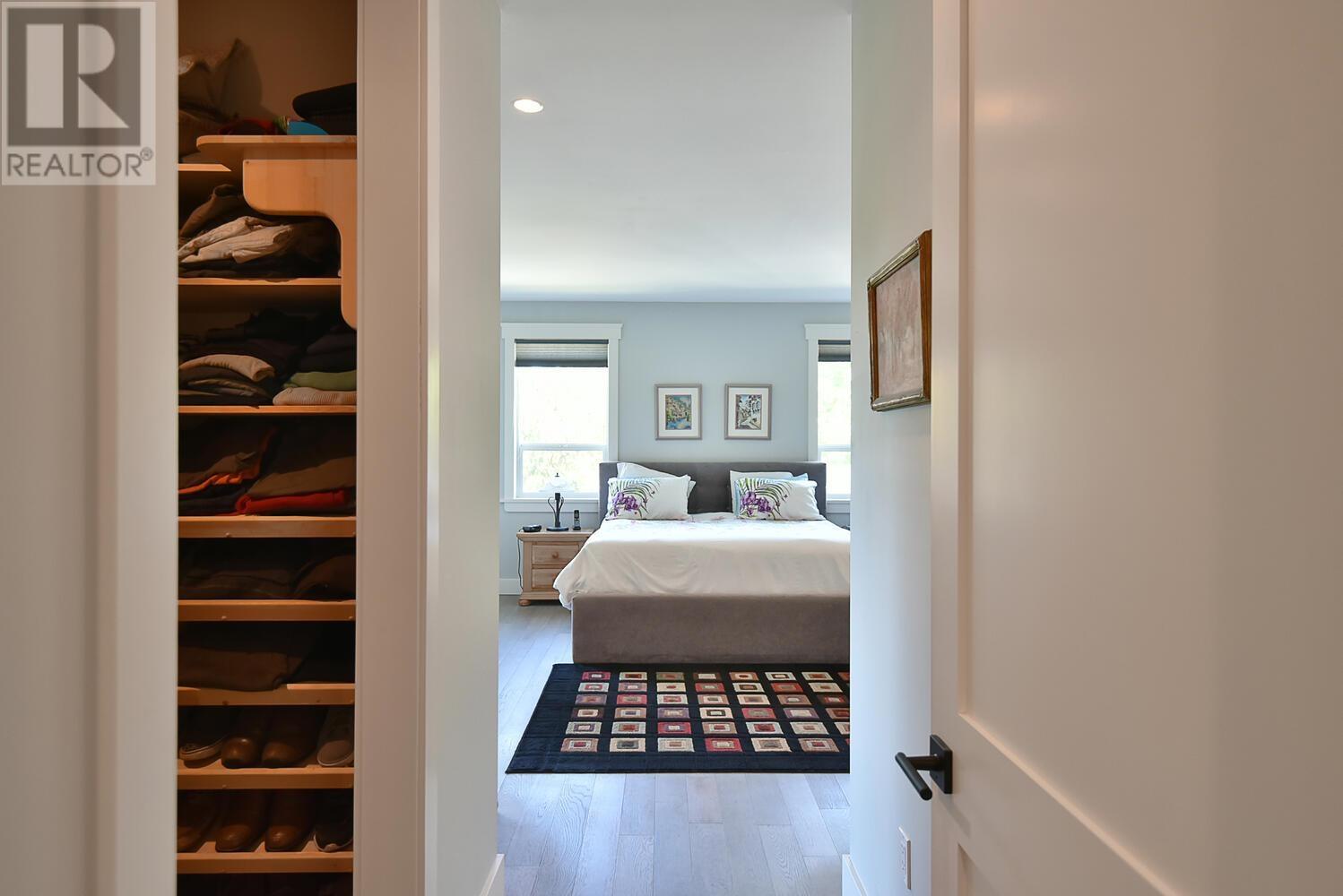 5484 Hydaway Place, Halfmoon Bay, British Columbia  V7Z 1B4 - Photo 22 - R2814057