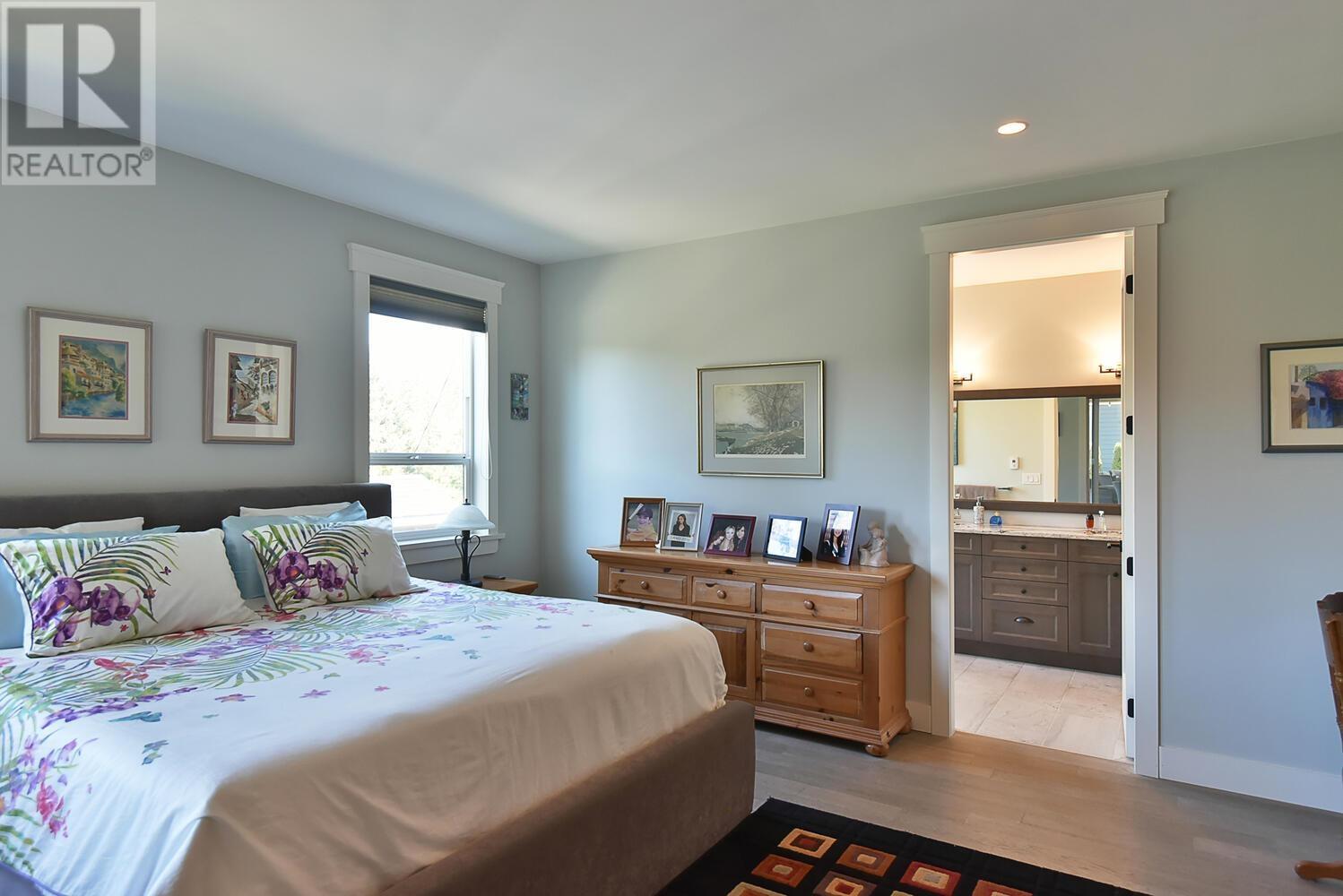 5484 Hydaway Place, Halfmoon Bay, British Columbia  V7Z 1B4 - Photo 24 - R2814057