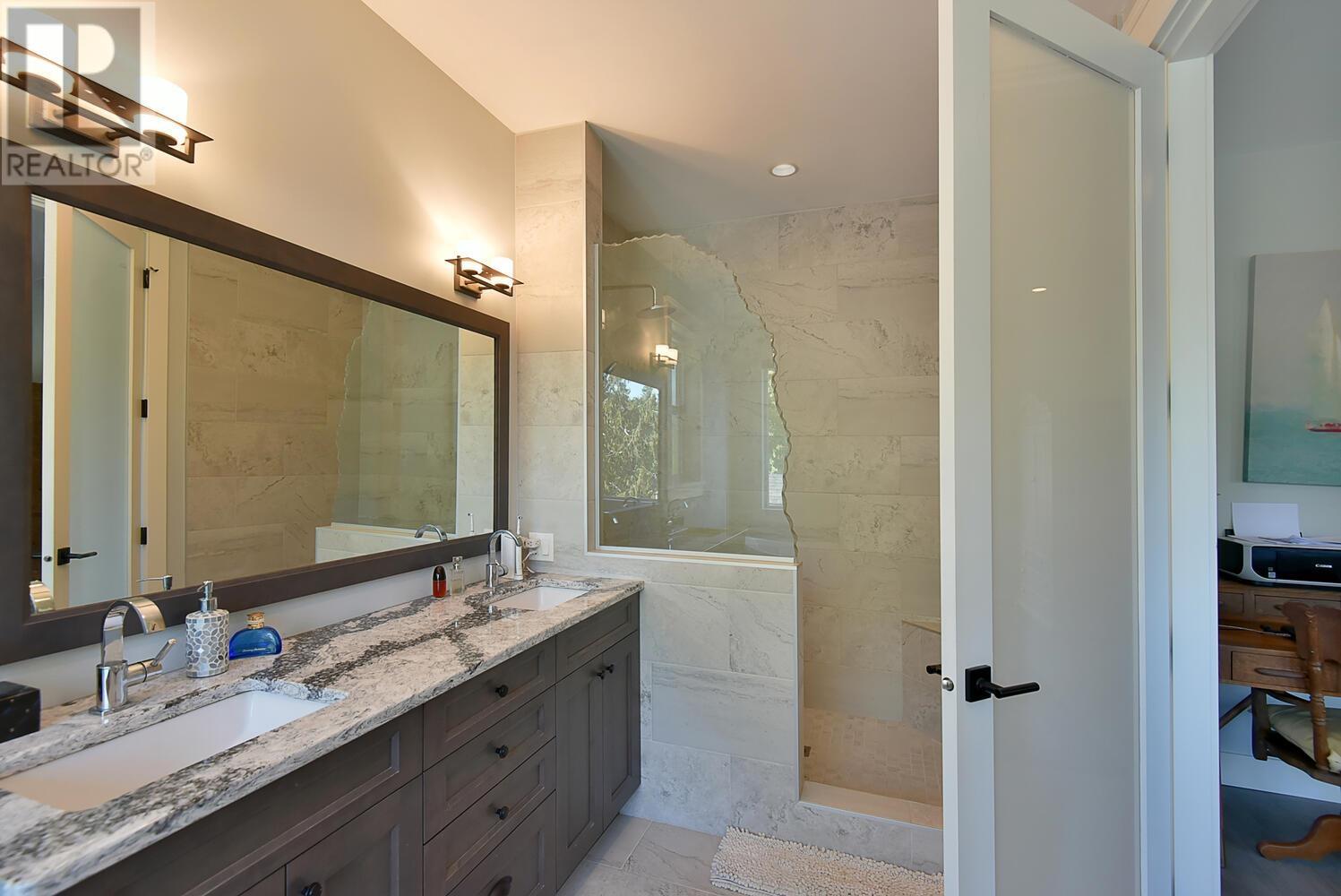 5484 Hydaway Place, Halfmoon Bay, British Columbia  V7Z 1B4 - Photo 28 - R2814057