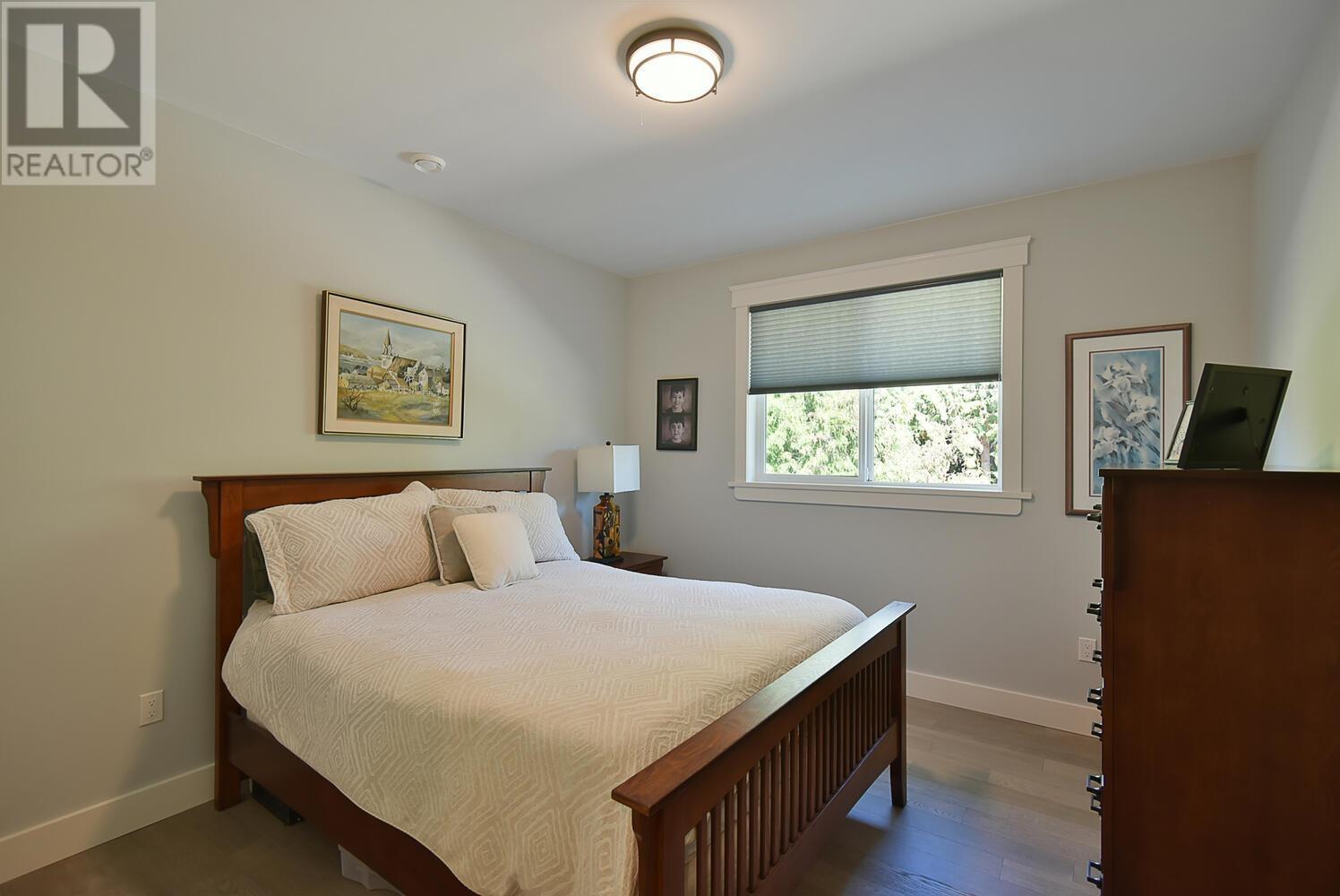5484 Hydaway Place, Halfmoon Bay, British Columbia  V7Z 1B4 - Photo 29 - R2814057