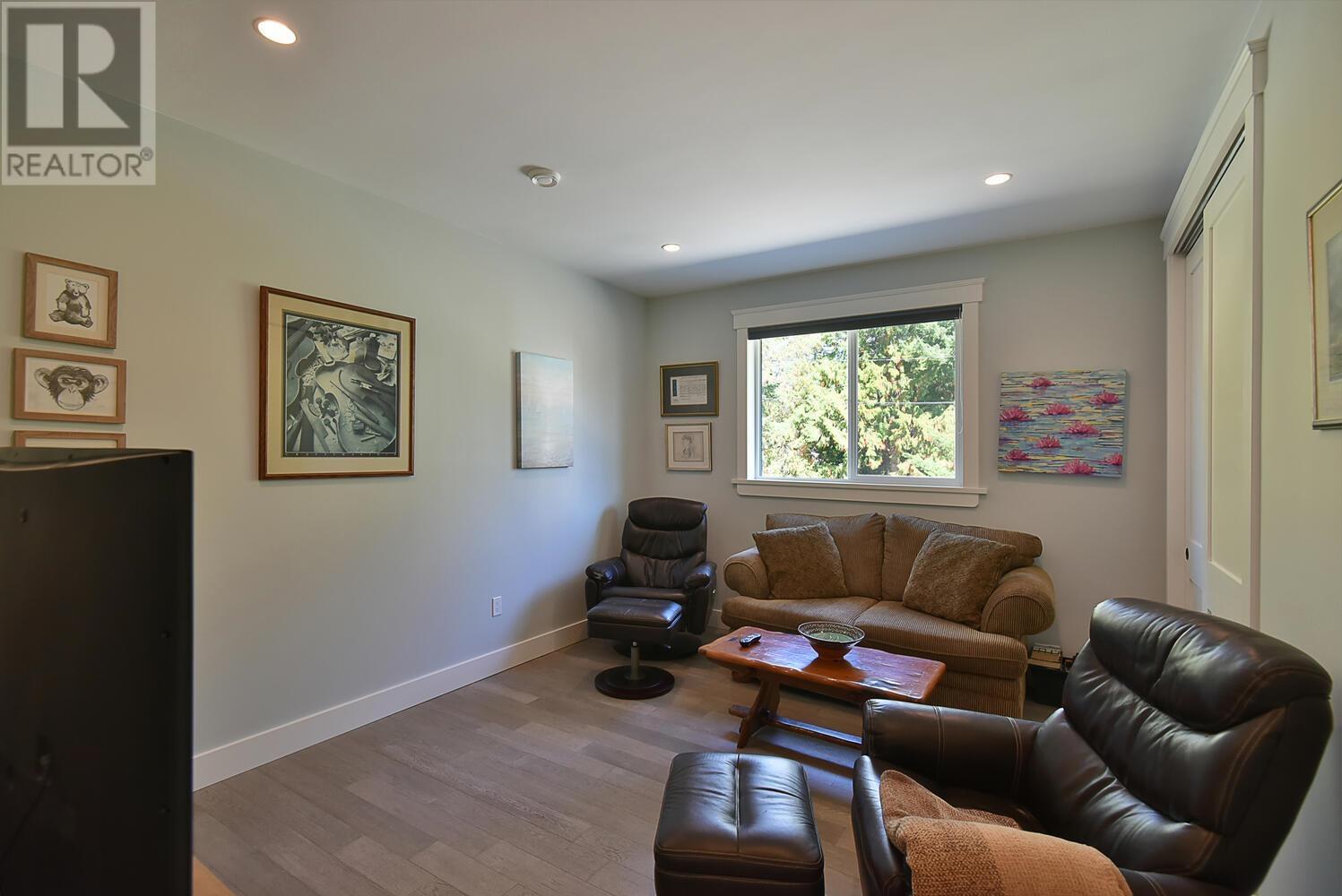 5484 Hydaway Place, Halfmoon Bay, British Columbia  V7Z 1B4 - Photo 30 - R2814057