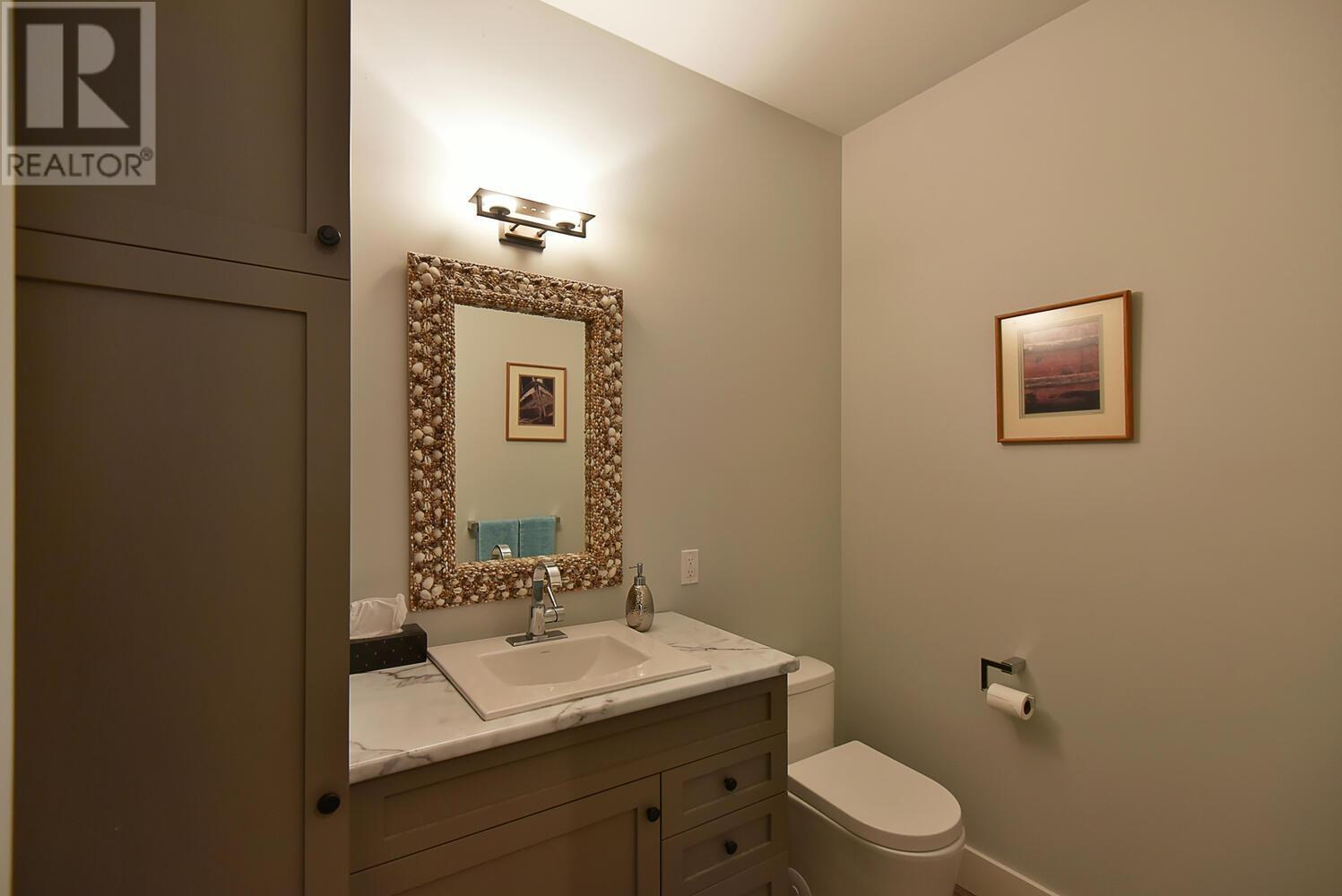 5484 Hydaway Place, Halfmoon Bay, British Columbia  V7Z 1B4 - Photo 31 - R2814057