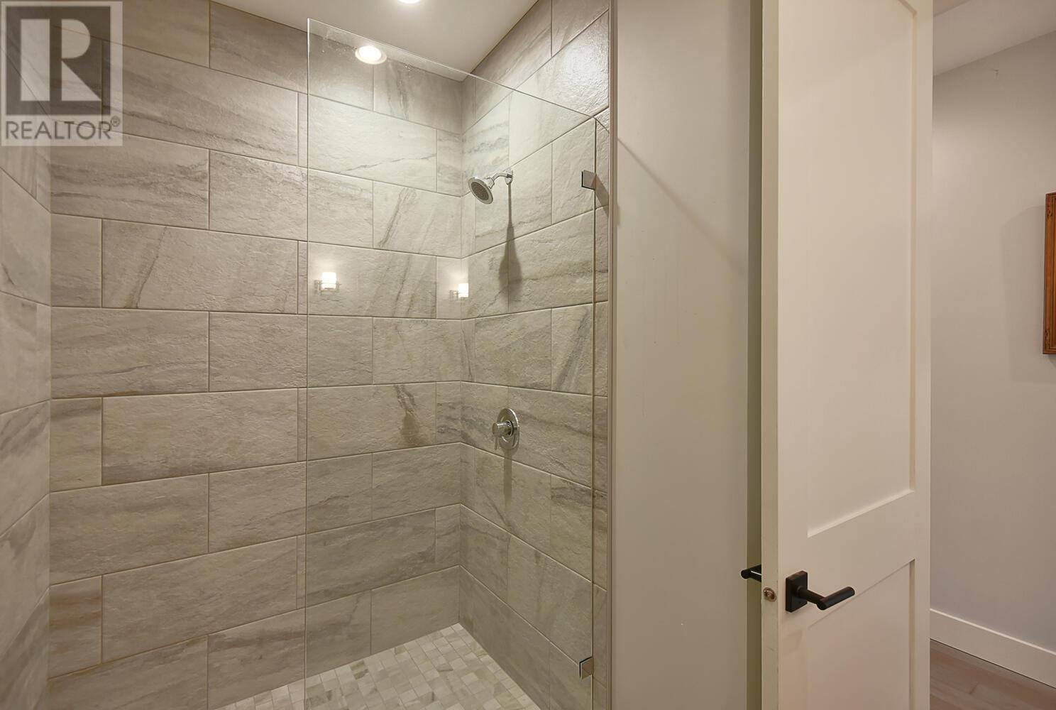 5484 Hydaway Place, Halfmoon Bay, British Columbia  V7Z 1B4 - Photo 33 - R2814057