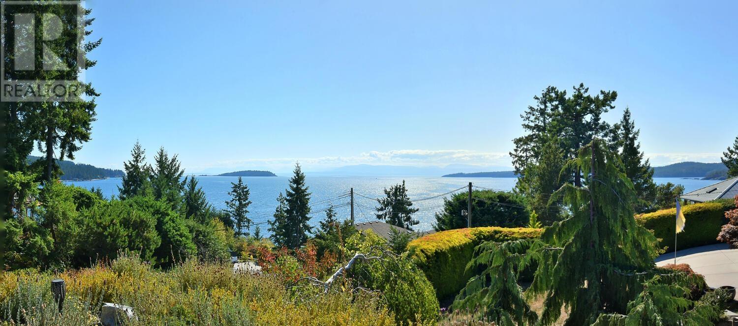 5484 Hydaway Place, Halfmoon Bay, British Columbia  V7Z 1B4 - Photo 5 - R2814057