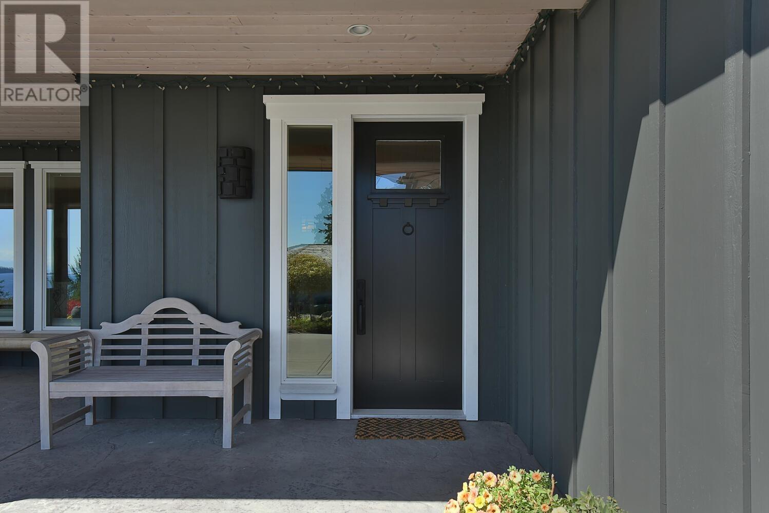 5484 Hydaway Place, Halfmoon Bay, British Columbia  V7Z 1B4 - Photo 6 - R2814057