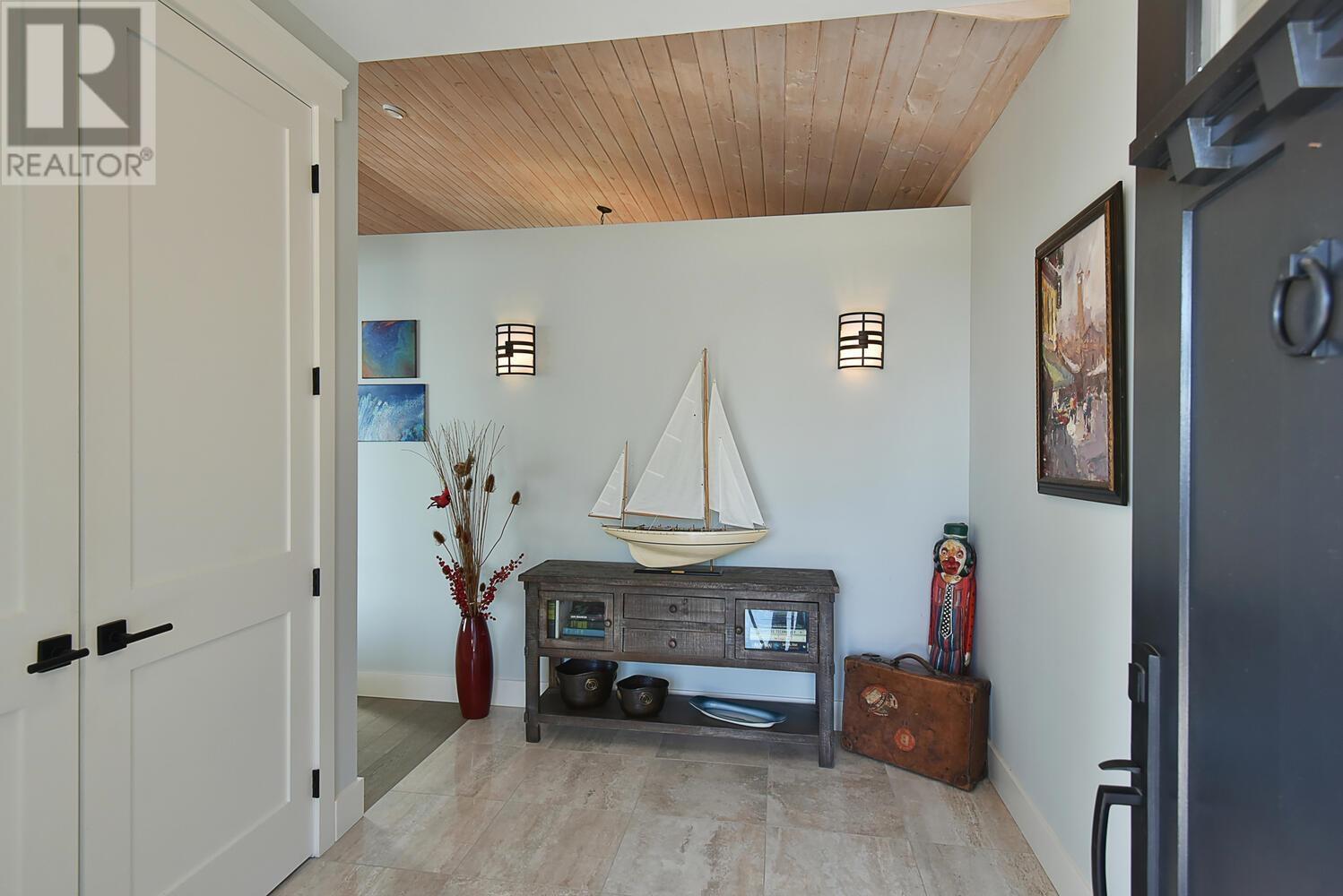 5484 Hydaway Place, Halfmoon Bay, British Columbia  V7Z 1B4 - Photo 7 - R2814057