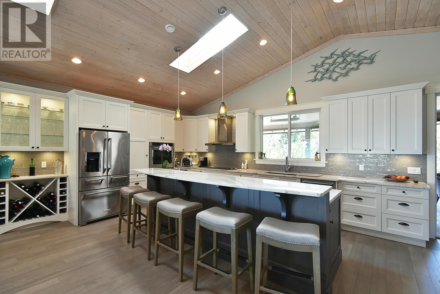 5484 Hydaway Place, Halfmoon Bay, British Columbia  V7Z 1B4 - Photo 9 - R2814057