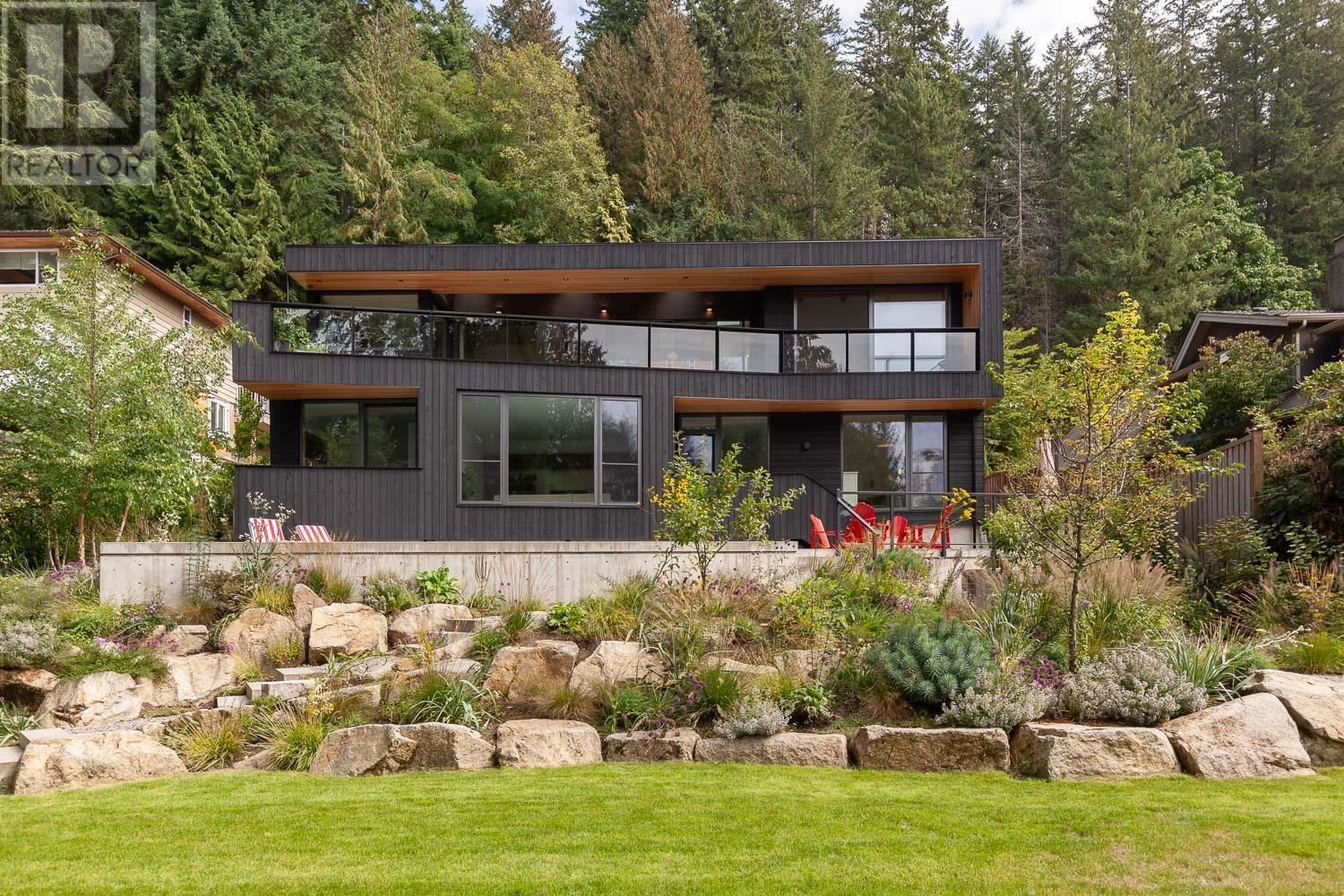 3823 BAYRIDGE AVENUE, west vancouver, British Columbia