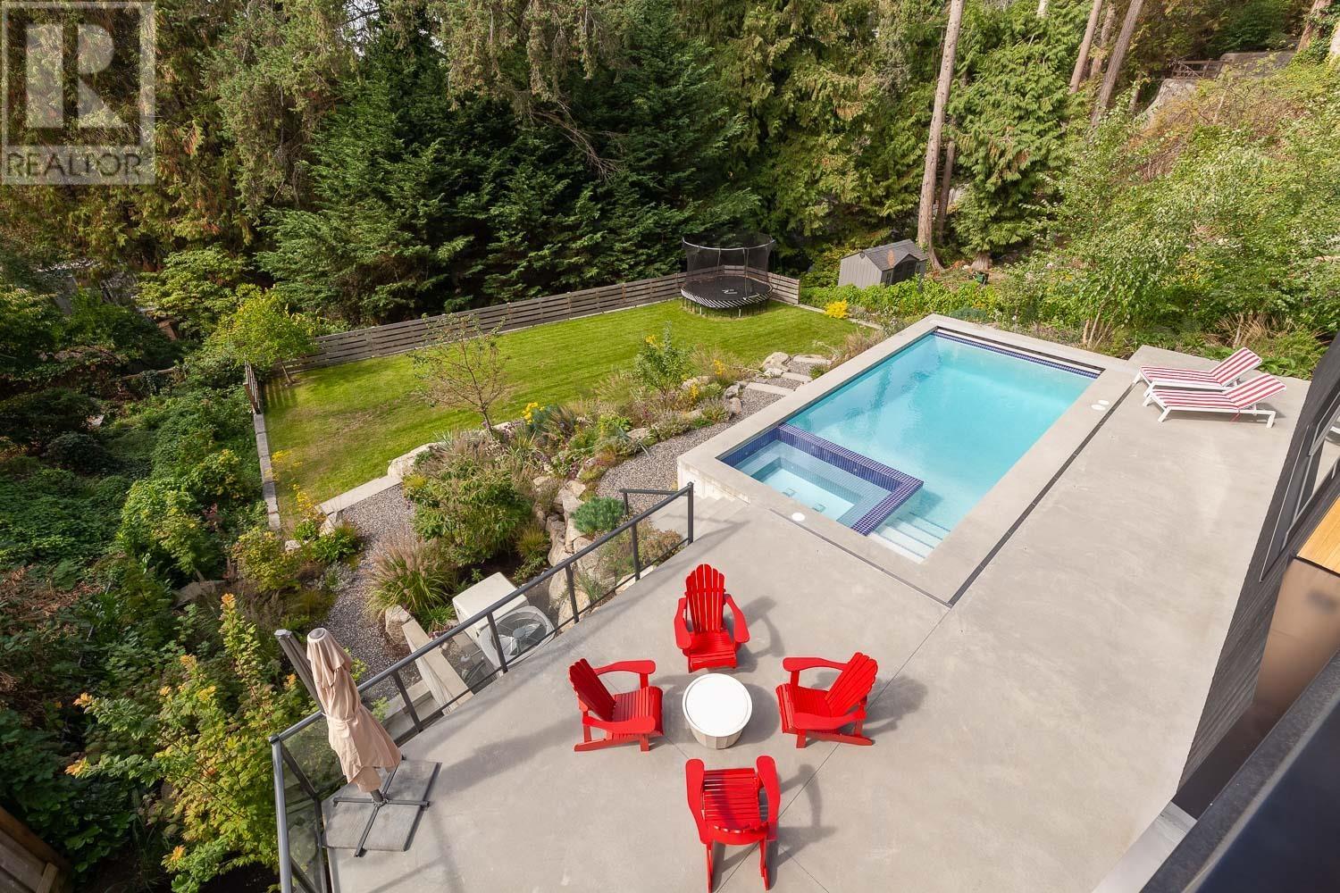 3823 Bayridge Avenue, West Vancouver, British Columbia  V7V 3J3 - Photo 2 - R2813997