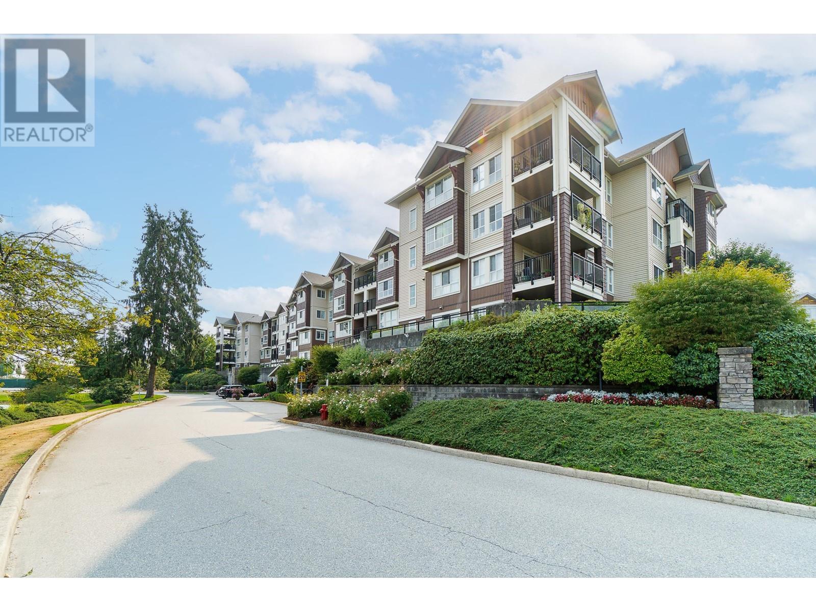 404 19677 Meadow Gardens Way, Pitt Meadows, British Columbia  V3Y 0A2 - Photo 4 - R2809617