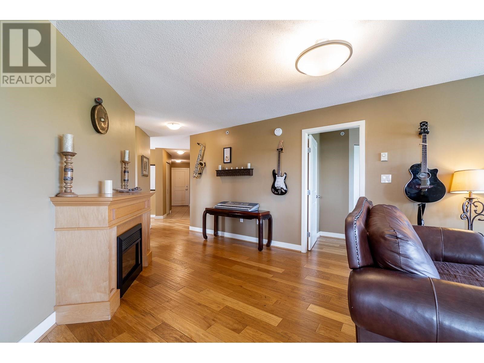 404 19677 Meadow Gardens Way, Pitt Meadows, British Columbia  V3Y 0A2 - Photo 16 - R2809617