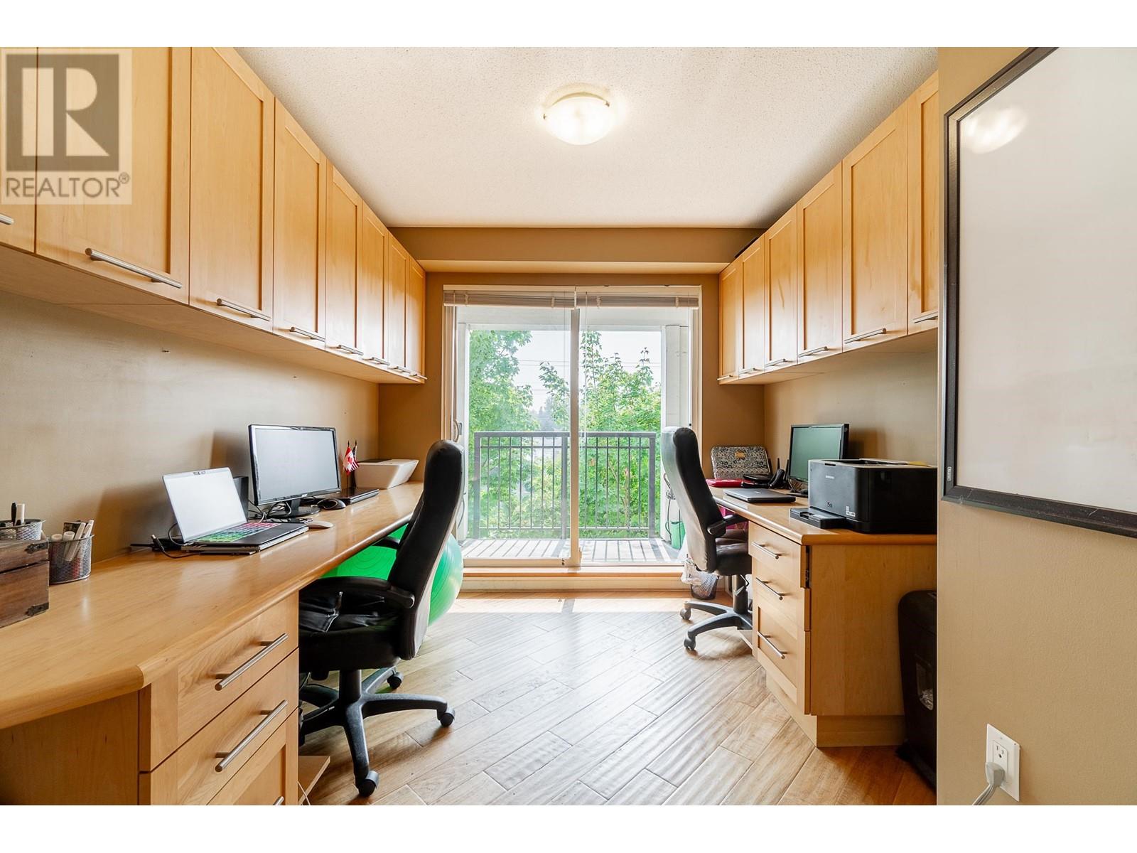 404 19677 Meadow Gardens Way, Pitt Meadows, British Columbia  V3Y 0A2 - Photo 10 - R2809617