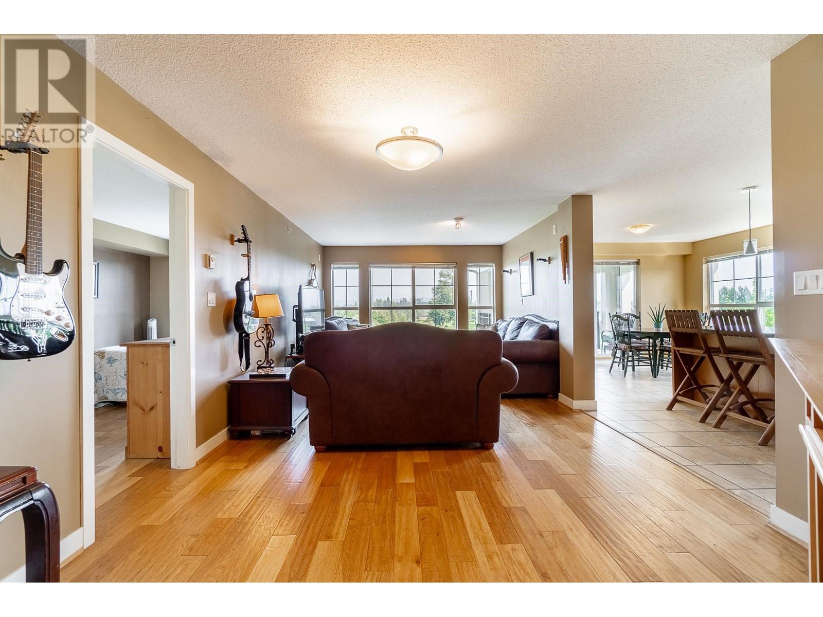 404 19677 Meadow Gardens Way, Pitt Meadows, British Columbia  V3Y 0A2 - Photo 17 - R2809617