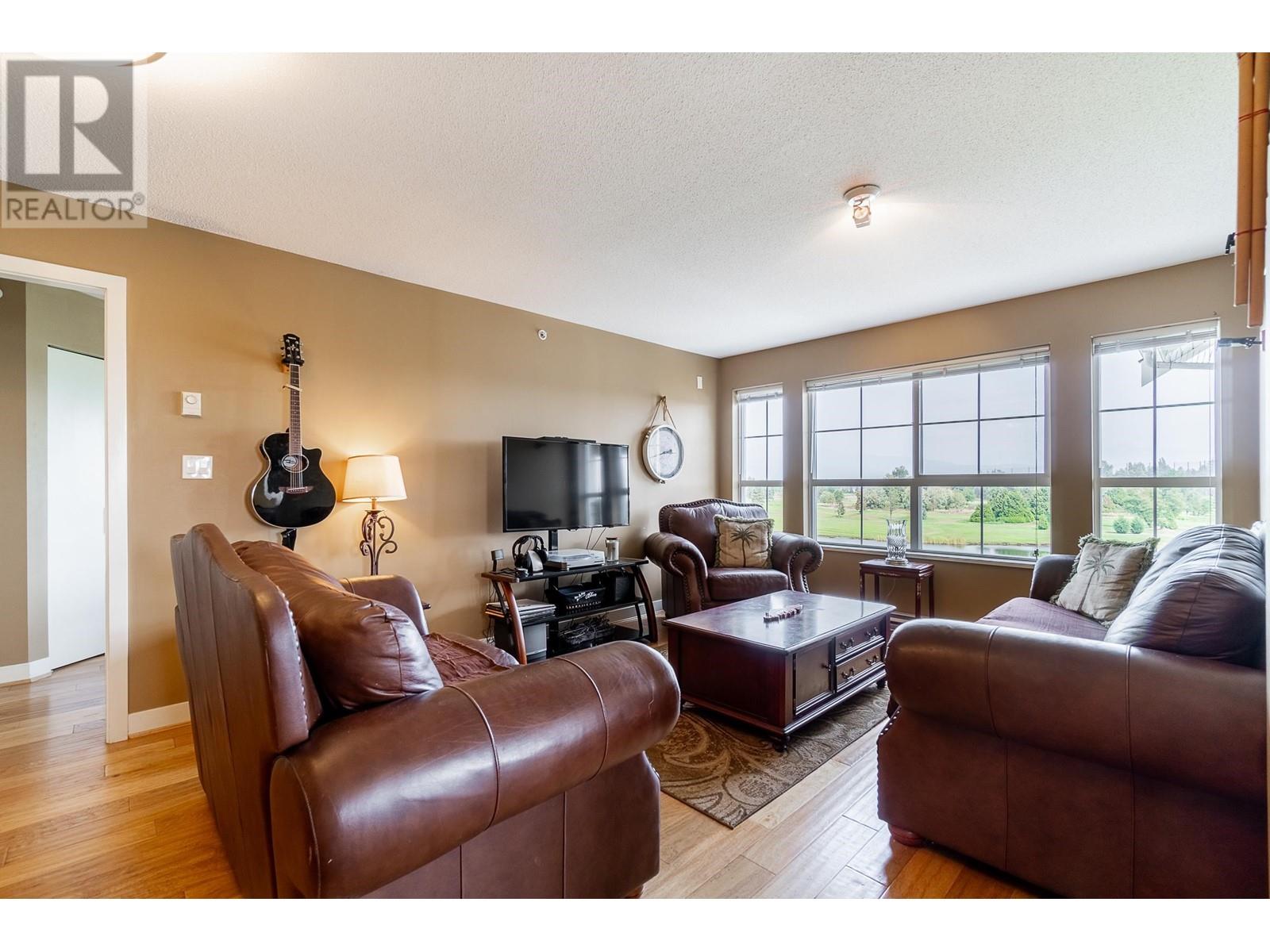 404 19677 Meadow Gardens Way, Pitt Meadows, British Columbia  V3Y 0A2 - Photo 18 - R2809617
