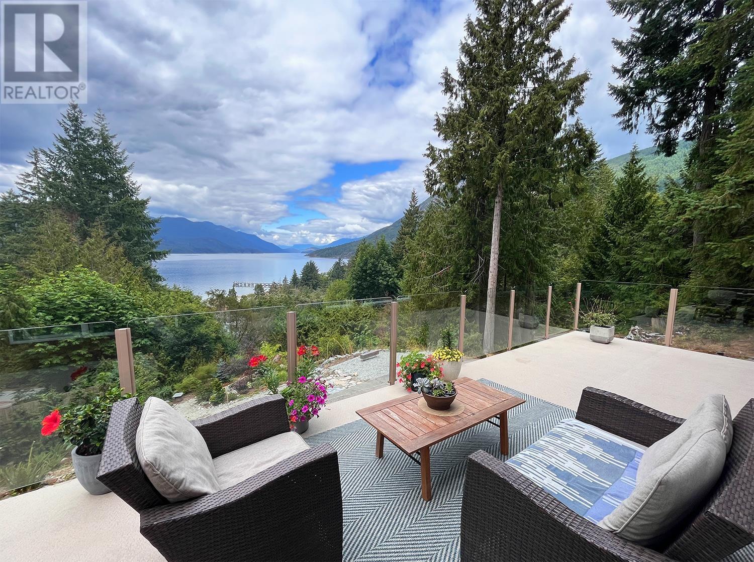 5809 Tillicum Bay Road, Sechelt, British Columbia  V7Z 0C7 - Photo 14 - R2802368