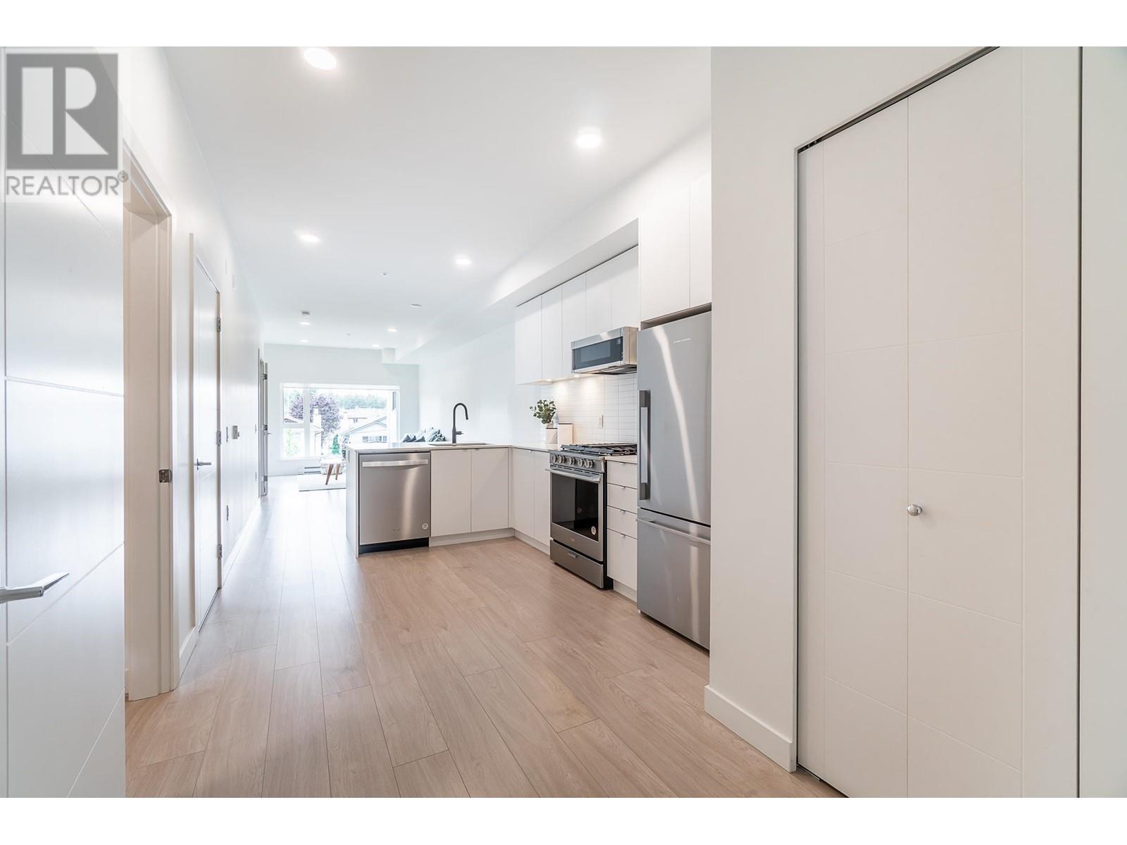 215 2345 Rindall Avenue, Port Coquitlam, British Columbia  V3C 0T1 - Photo 4 - R2814148